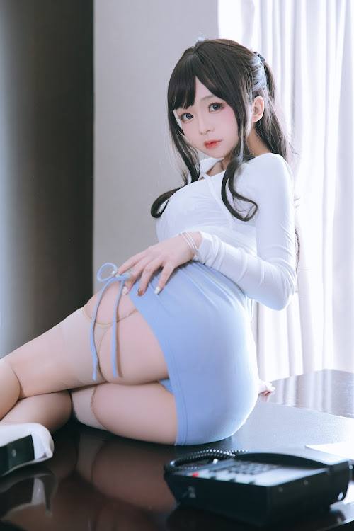 Coser@日奈娇 – 包臀裙秘书