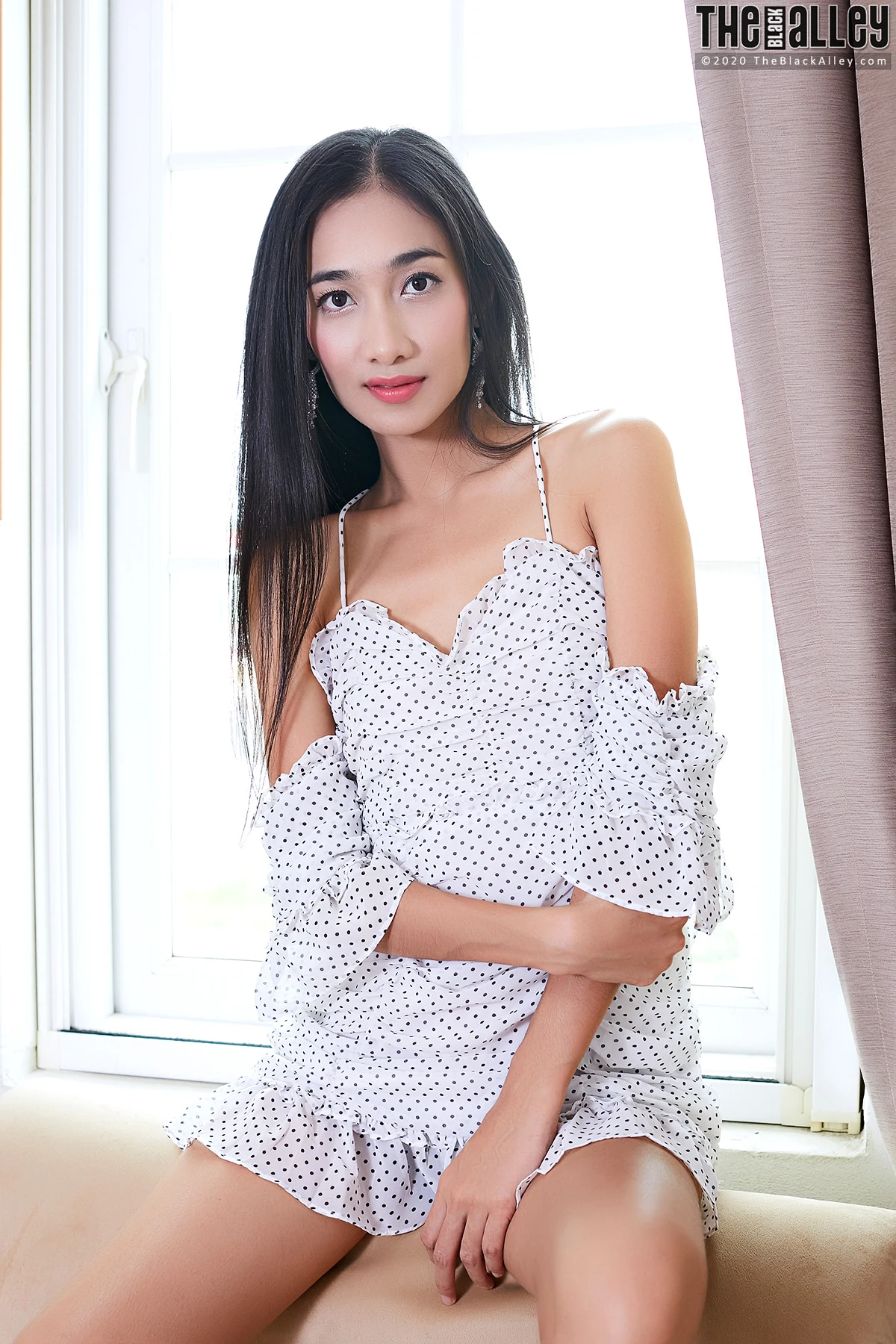 Milli – The Black Alley Photobook Set.01 - P14