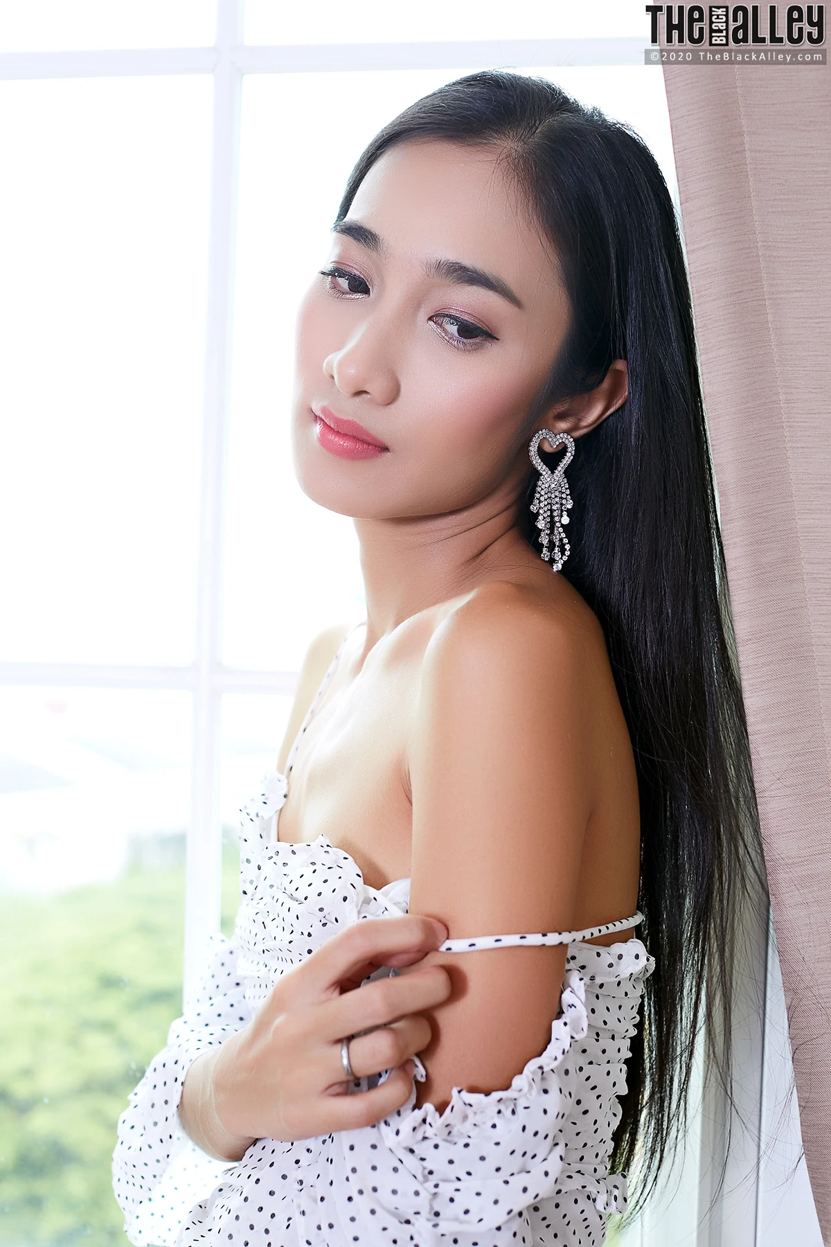 Milli – The Black Alley Photobook Set.01 - P19