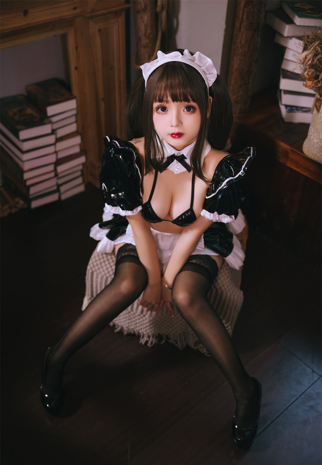 Coser@日奈娇 – 皮质女仆 - P28