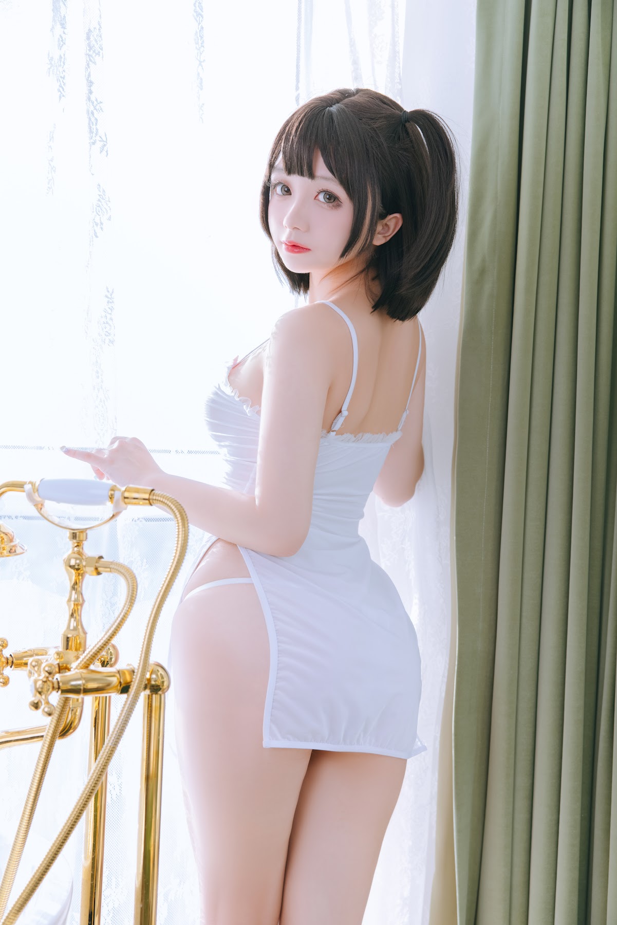 Coser@日奈娇 – 湿身小白裙 - P27