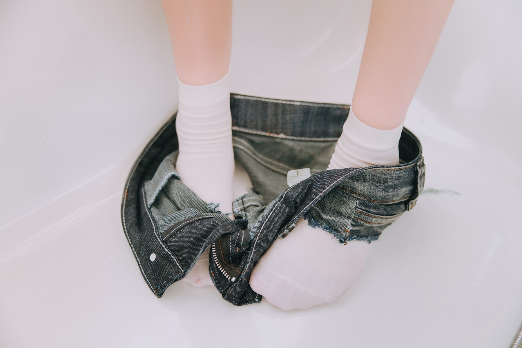 Coser@日奈娇 – 牛仔裤人妻 - P62