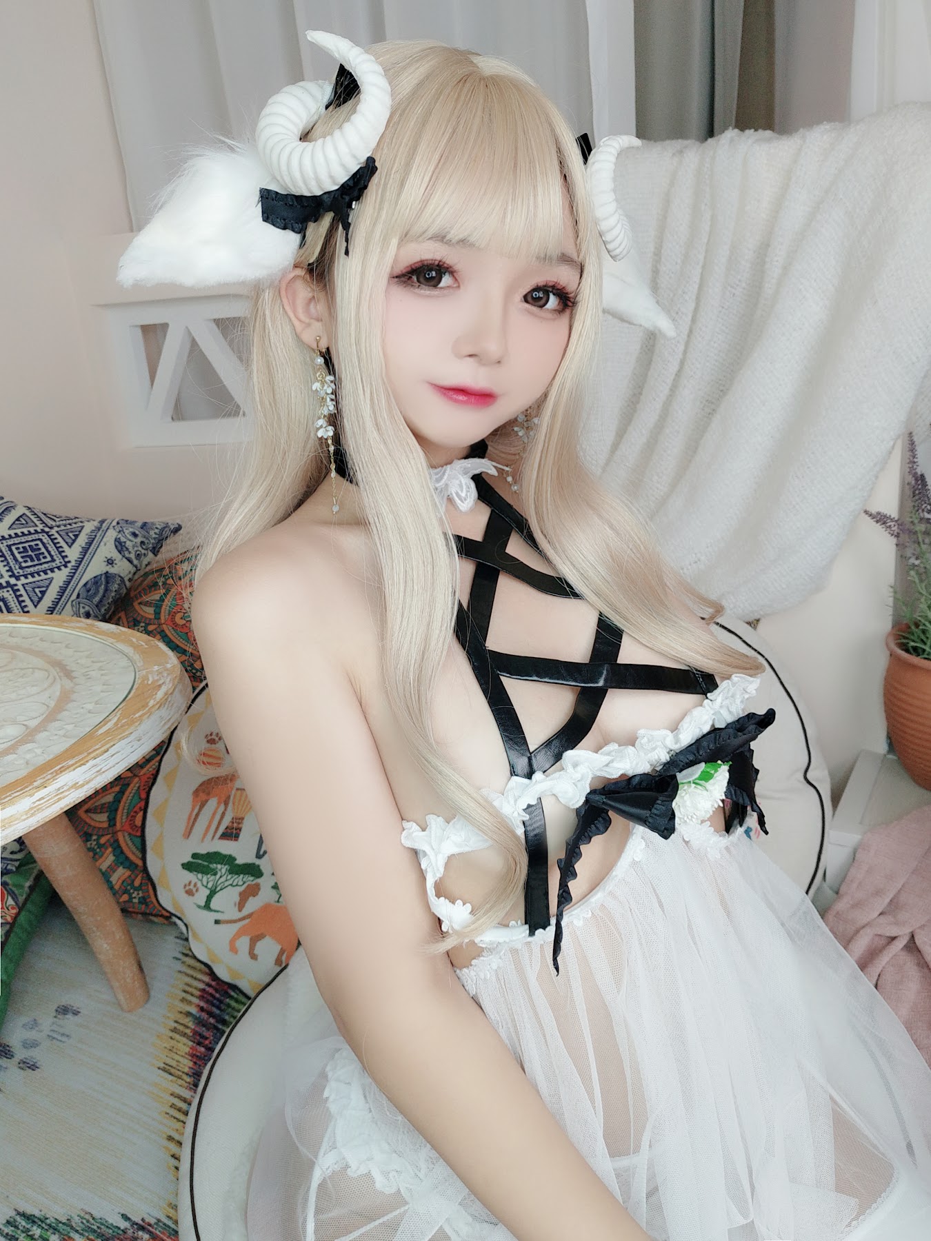 Coser@日奈娇 – 白小绵羊 - P39