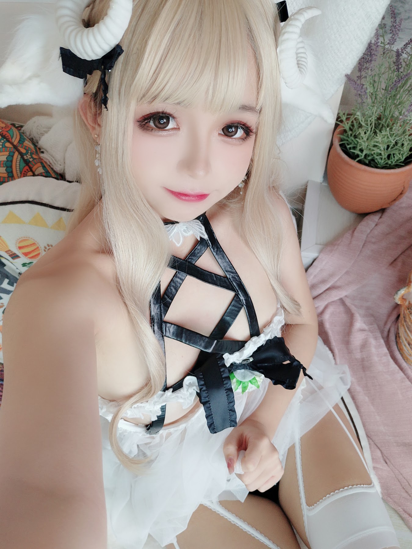Coser@日奈娇 – 白小绵羊 - P66