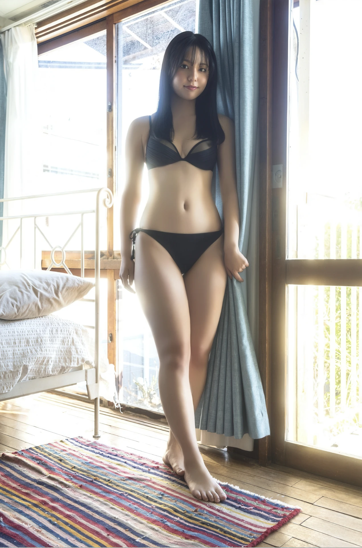 Kanon Matsushima 松島かのん, 写真集 チラリと魅せるオトナなかのん - P4