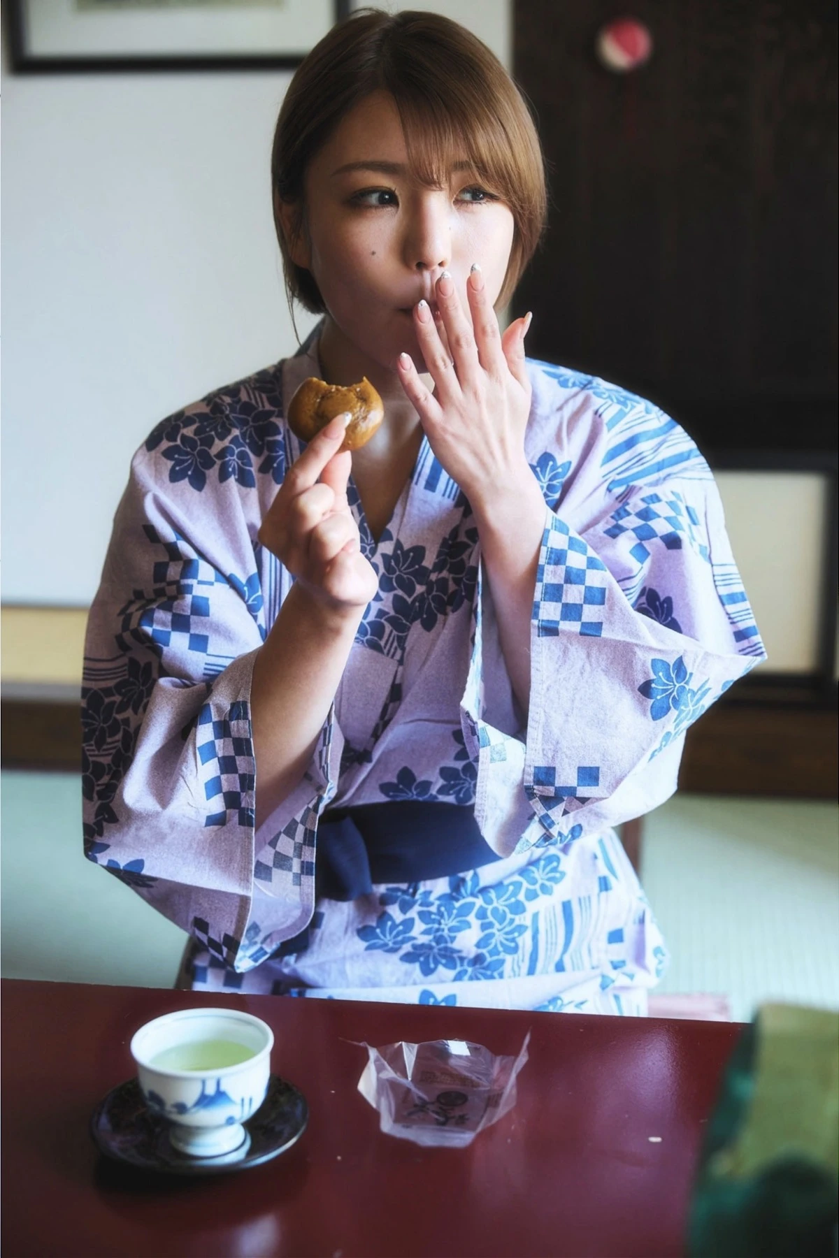 ENA エナ, SPA! デジタル写真集 元保健室の先生が放つ強烈な色気 Set.01 - P3