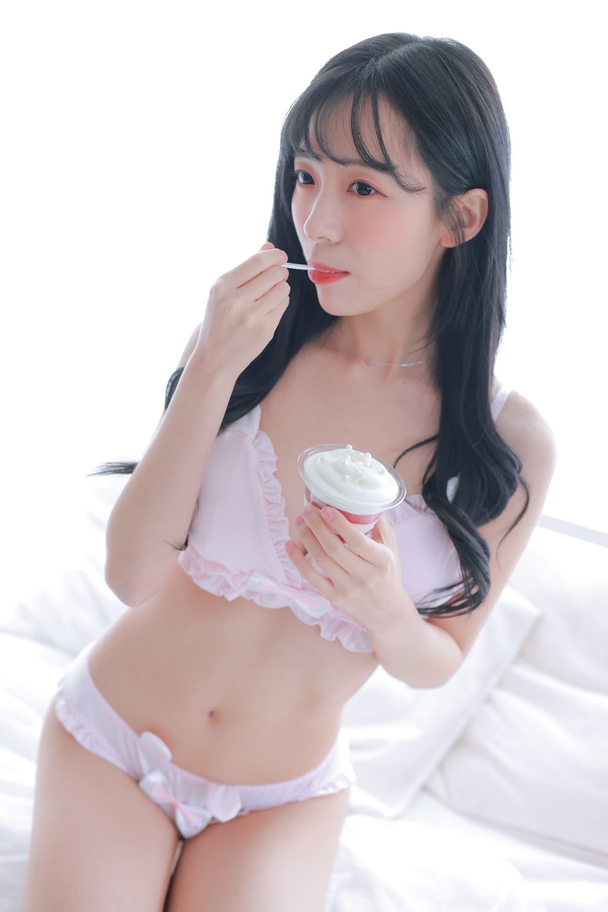 쏘블리 (@leeesovely) – Housekeeper Photo Set Collection P2 - P57