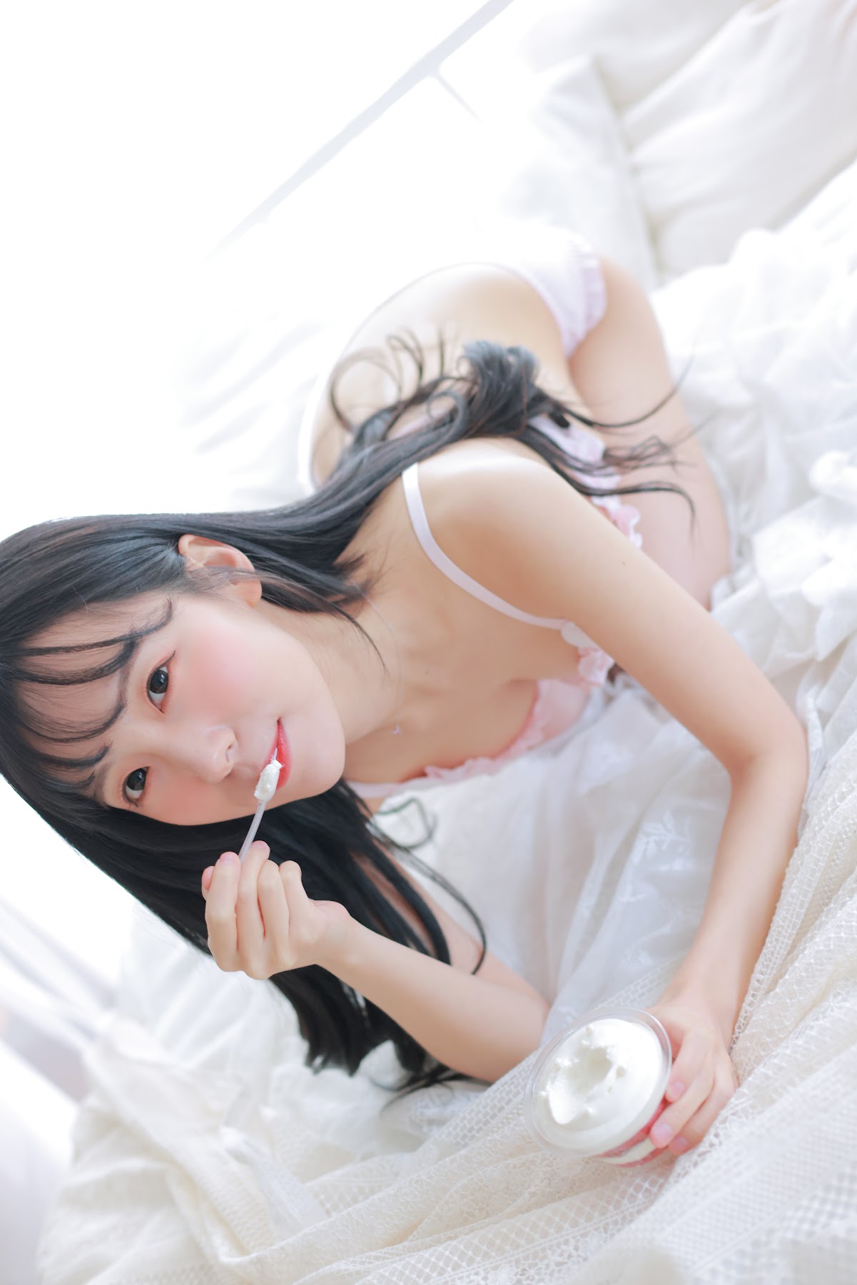 쏘블리 (@leeesovely) – Housekeeper Photo Set Collection P2 - P64