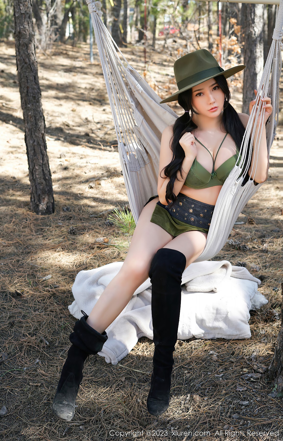 XIUREN No.6902 Manuela (玛鲁娜) - P26