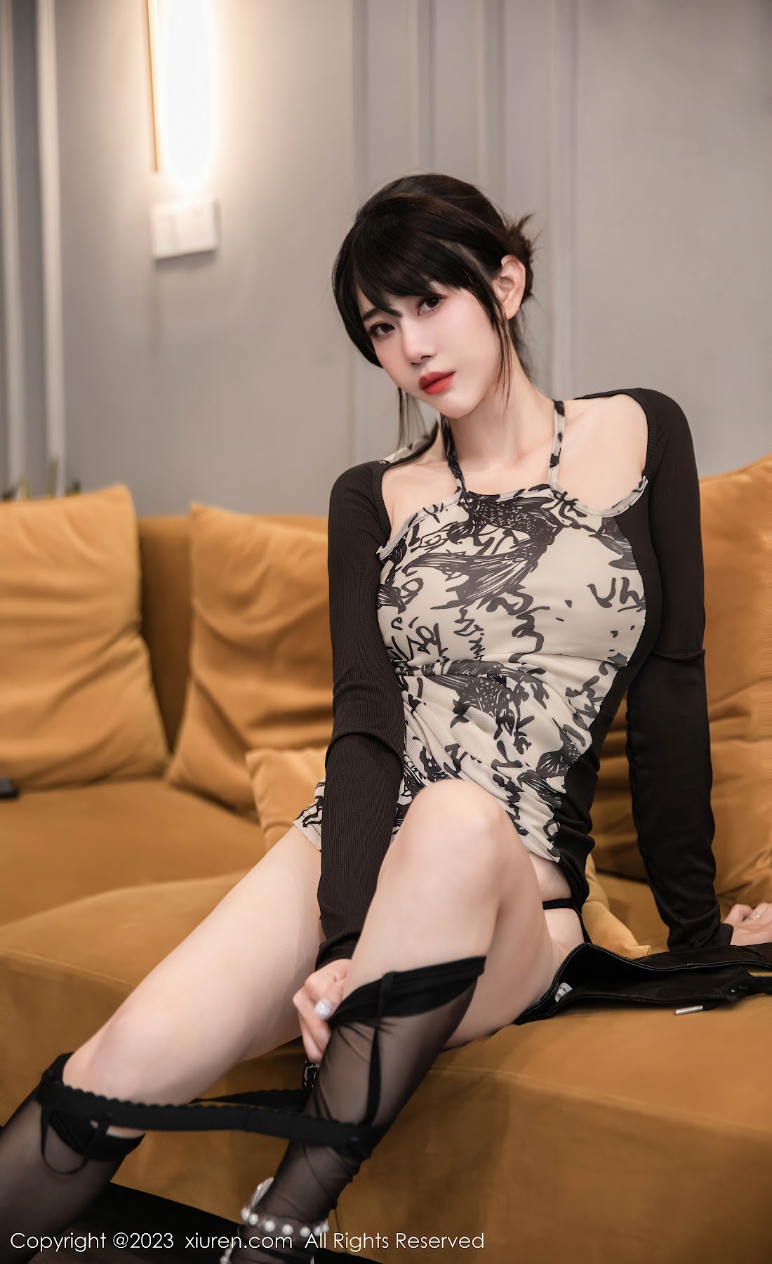 XIUREN No.7015 严利娅Yuliya - P52