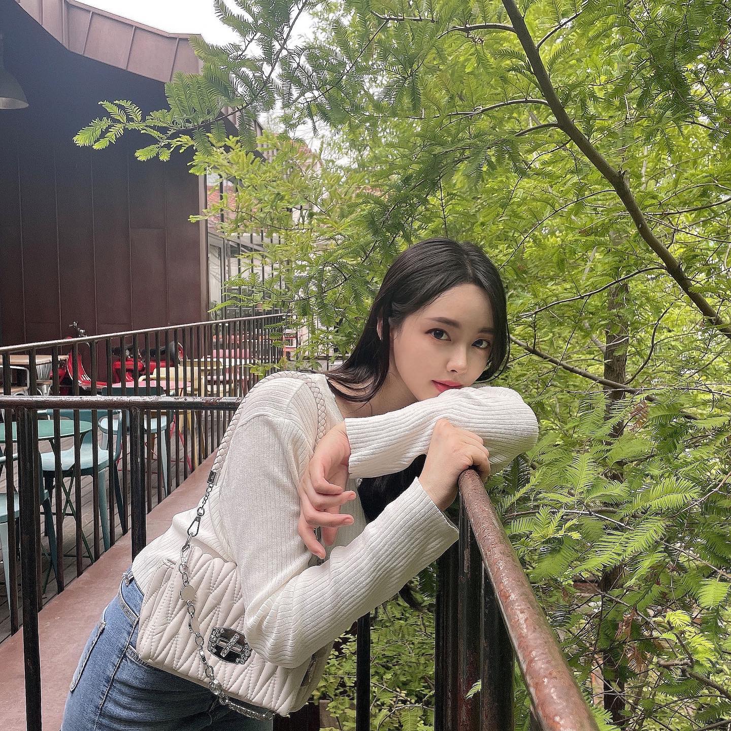 Ella (엘라) – Photos P1 - P22