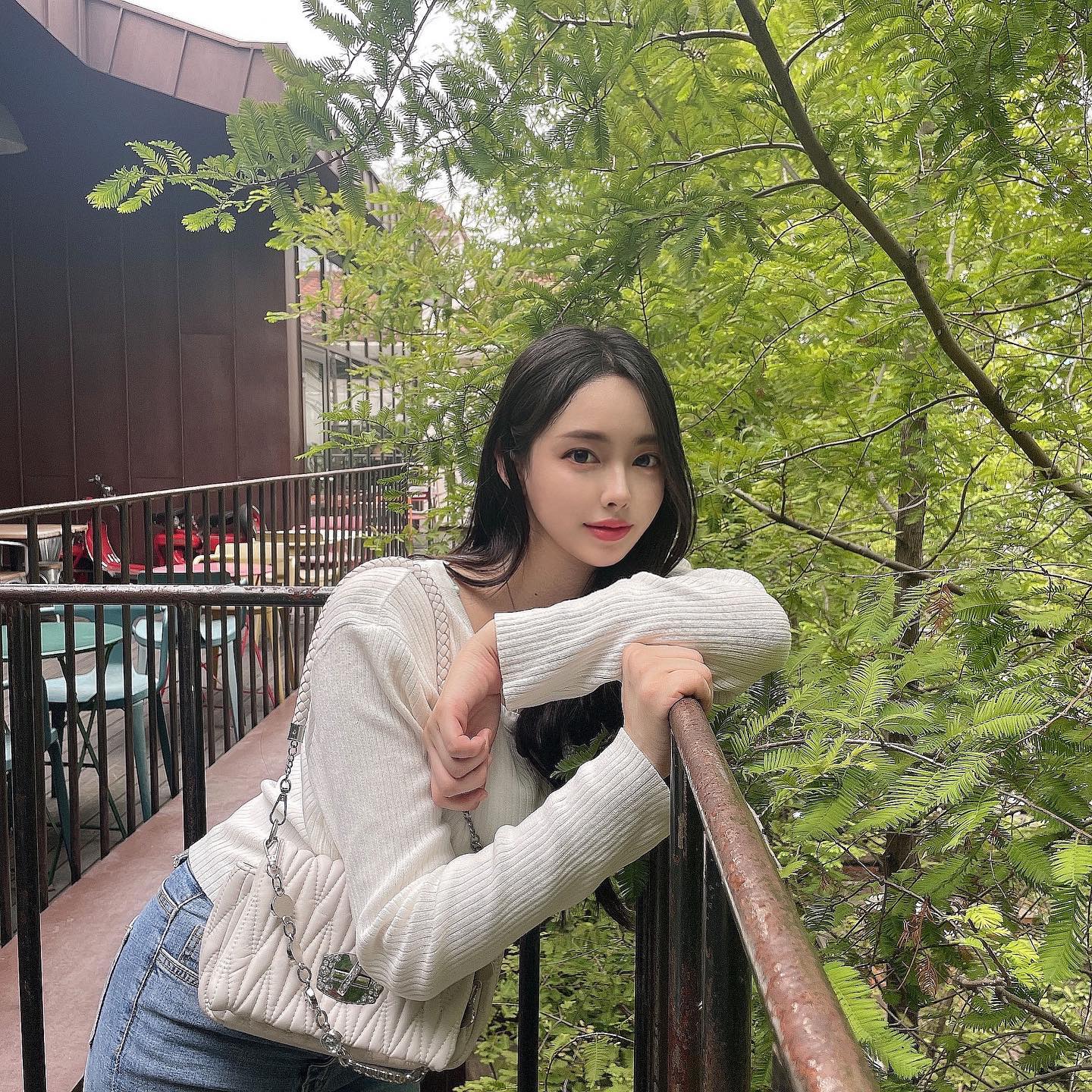 Ella (엘라) – Photos P1 - P27