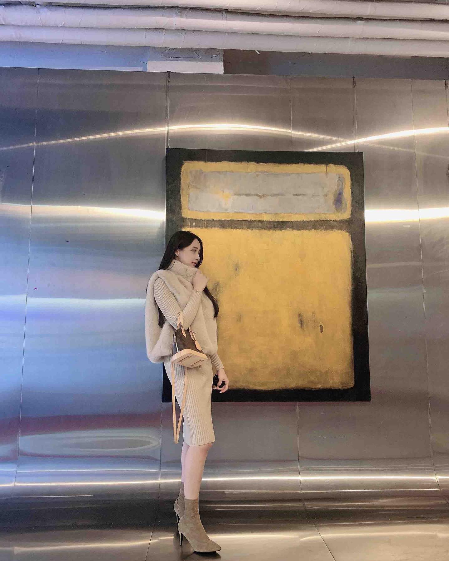 Ella (엘라) – Photos P1 - P6