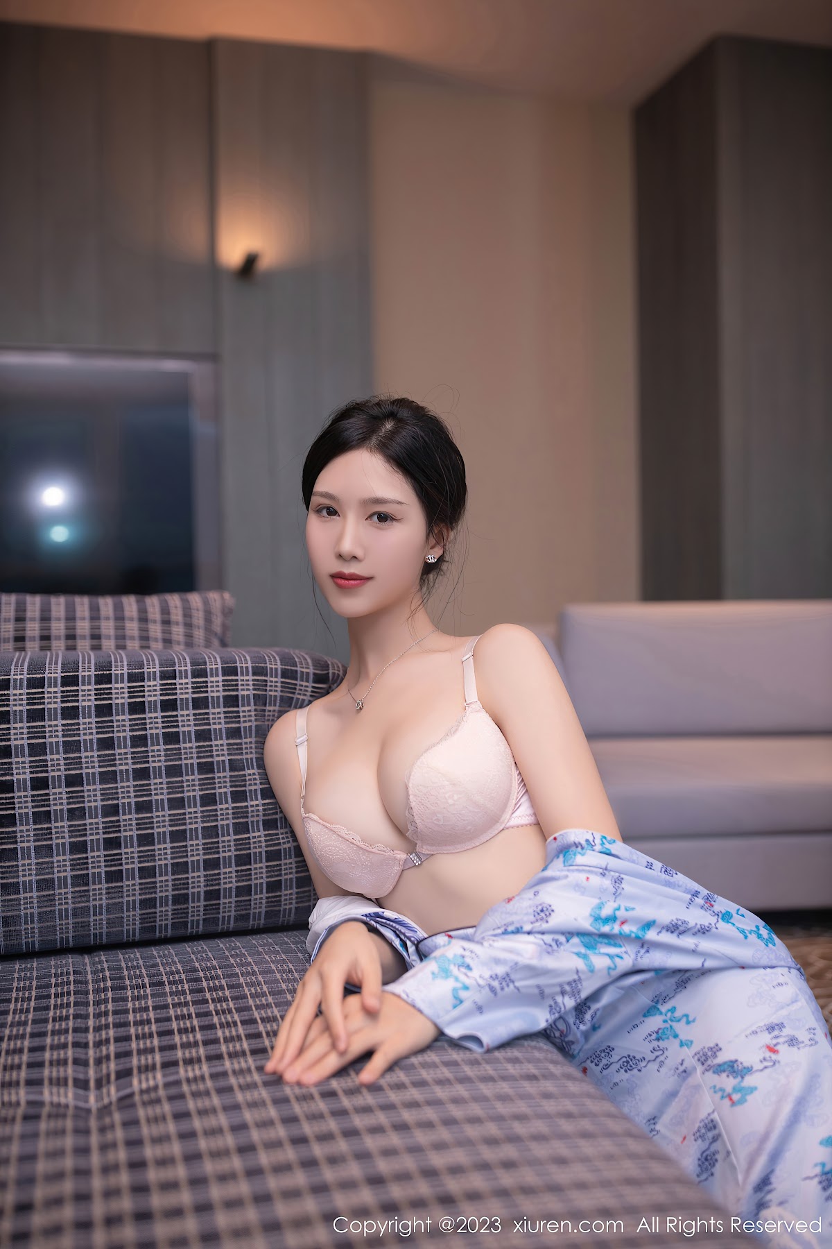 XIUREN No.7098 雪糕CiCi - P21