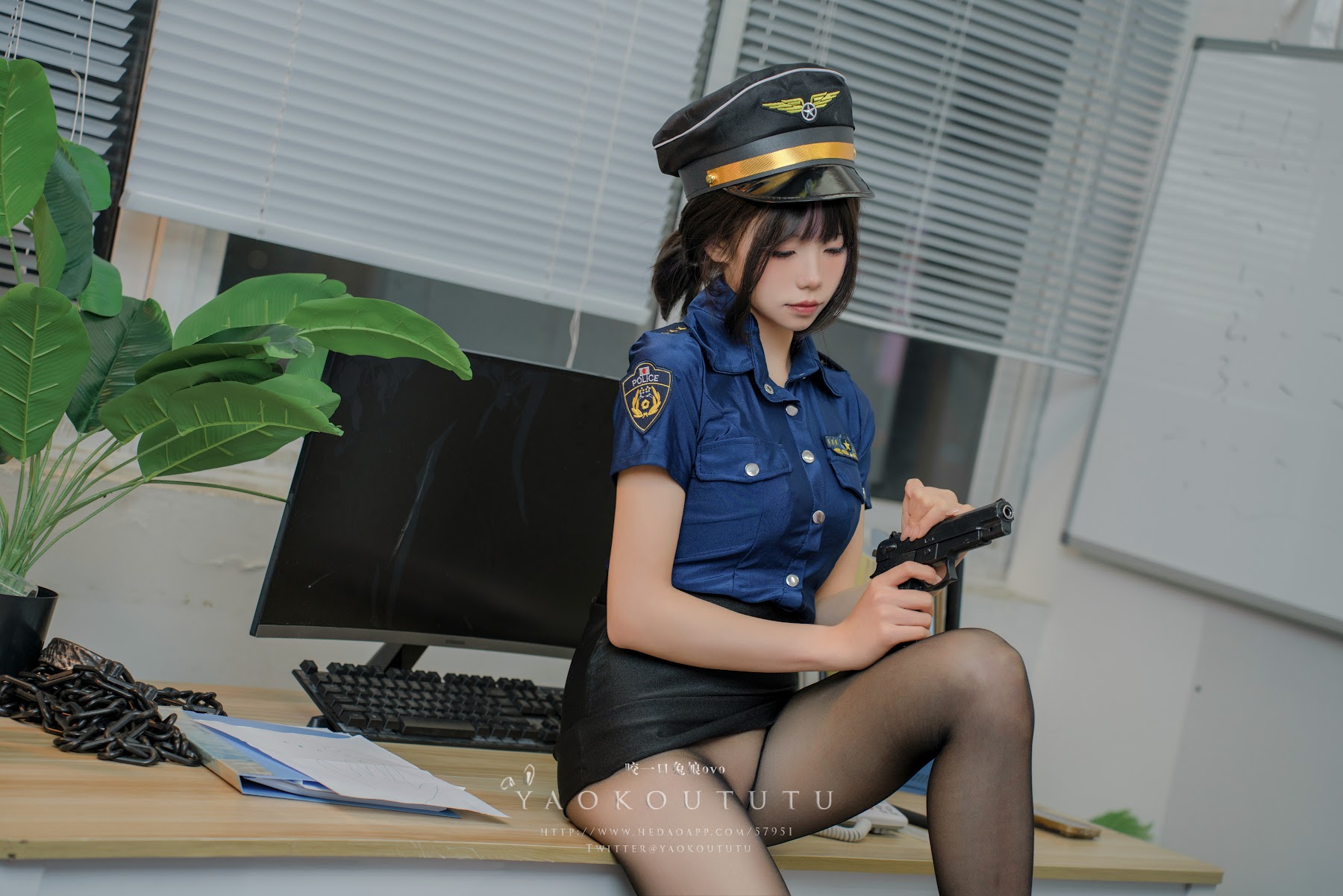 Coser@黏黏团子兔 – 『乌龙女警』&Good-night Kiss - P9