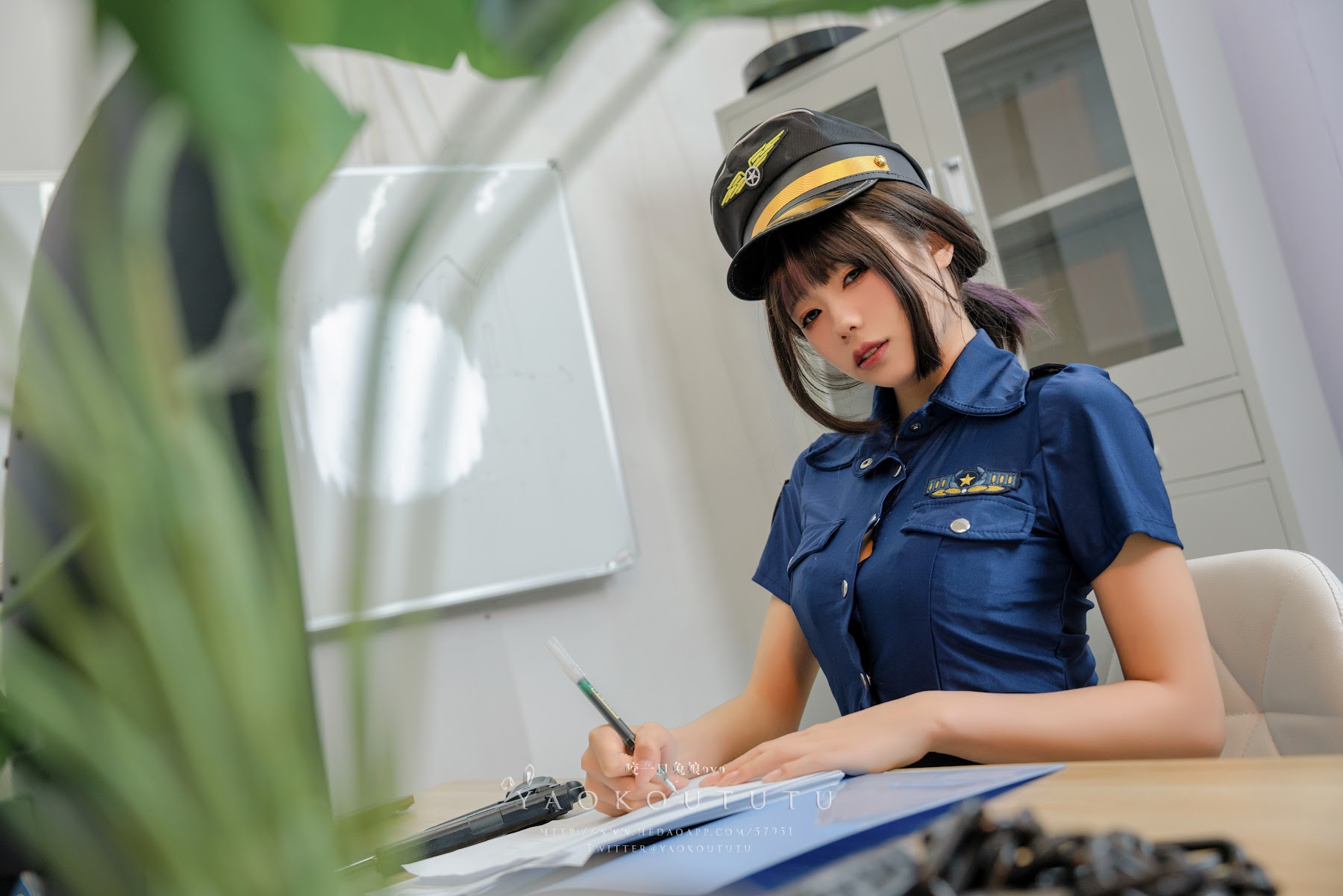 Coser@黏黏团子兔 – 『乌龙女警』&Good-night Kiss - P2