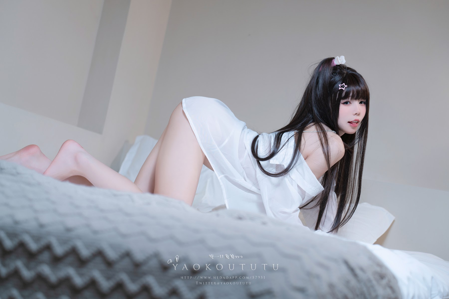 Coser@黏黏团子兔 – 『男友衬衣』&Boom Boom - P10