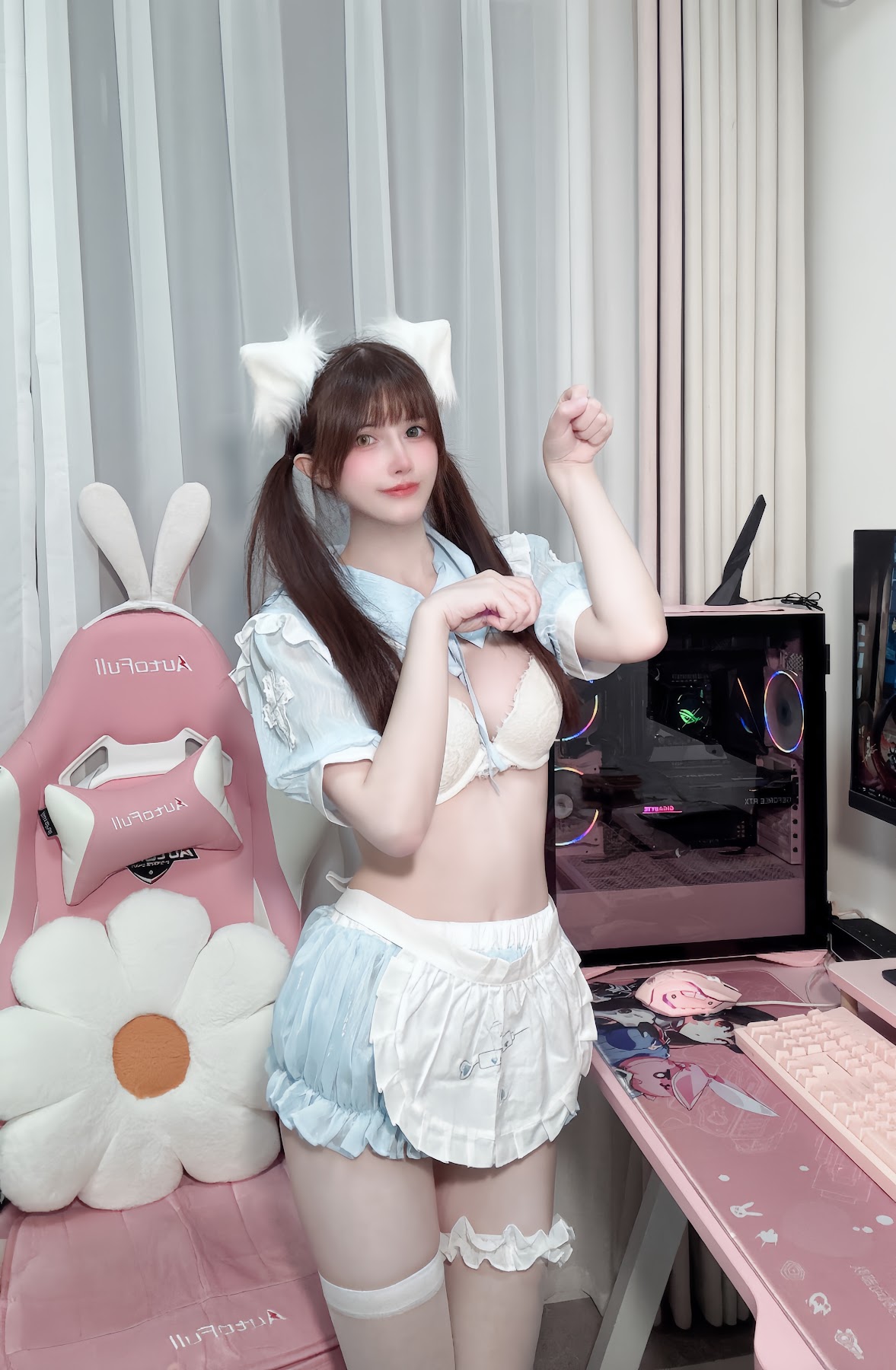 Coser@鹿八岁 – 旗袍女仆 - P28