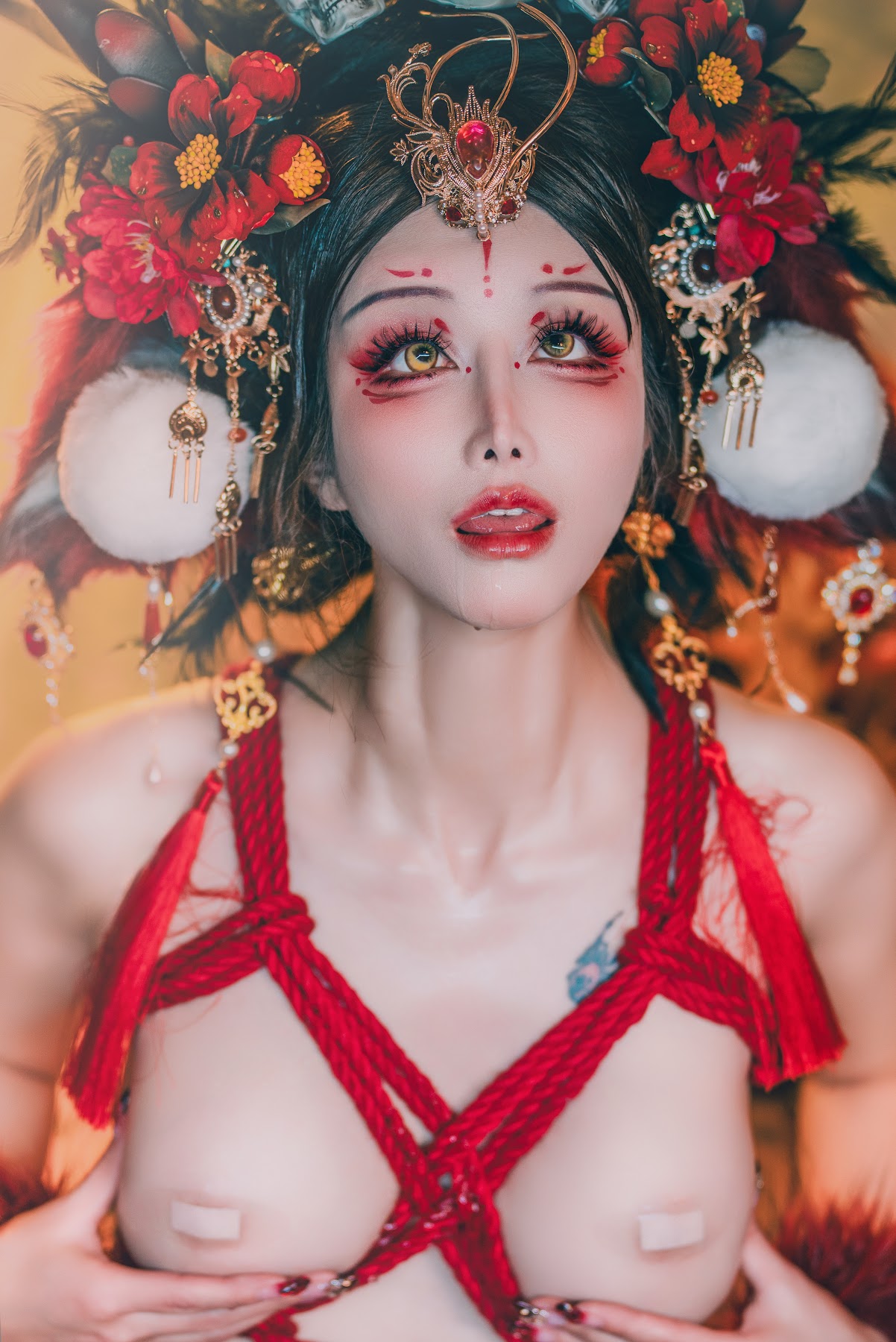 Coser@鹿八岁 – 闯进我家的凶凶年兽 - P99
