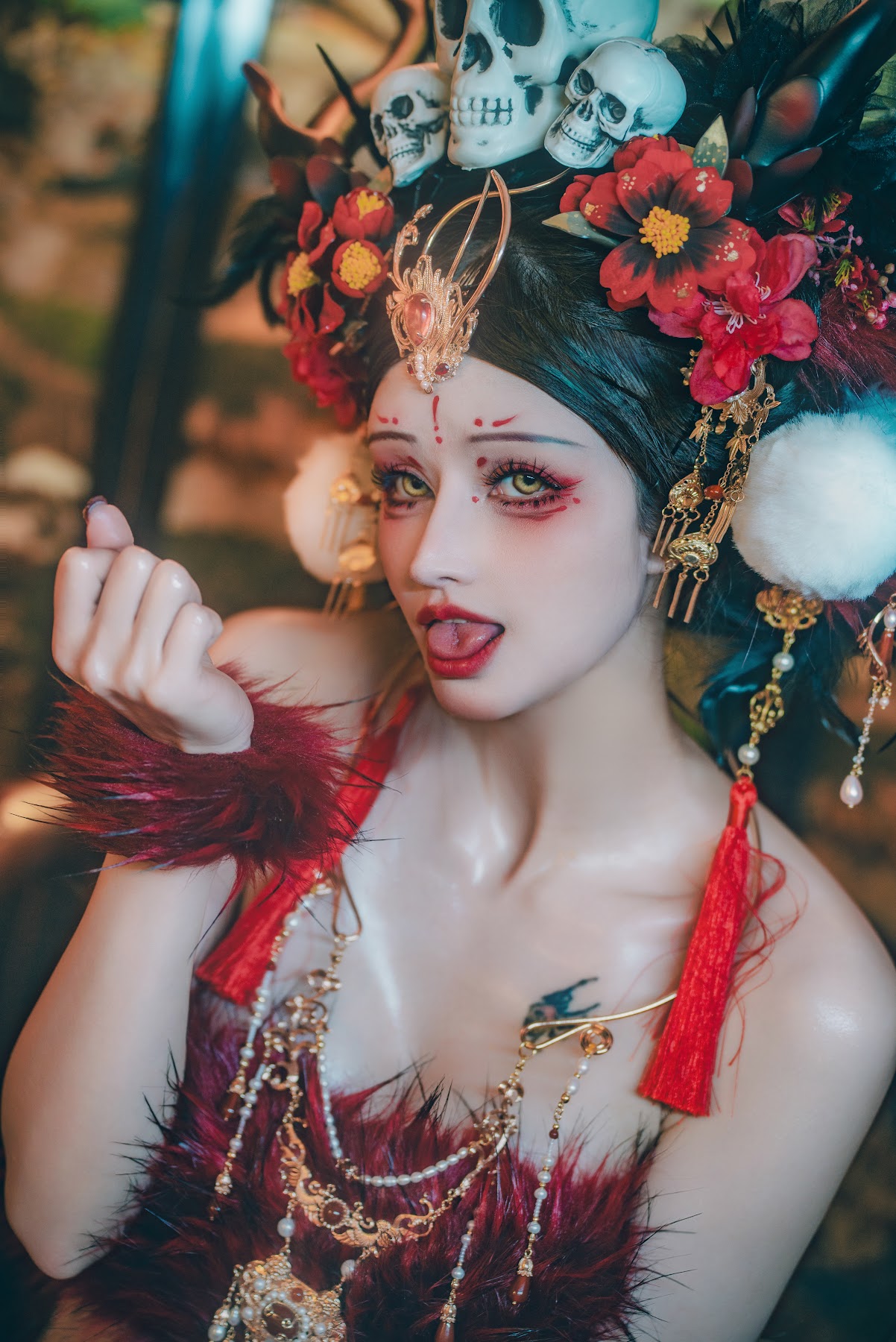 Coser@鹿八岁 – 闯进我家的凶凶年兽 - P18