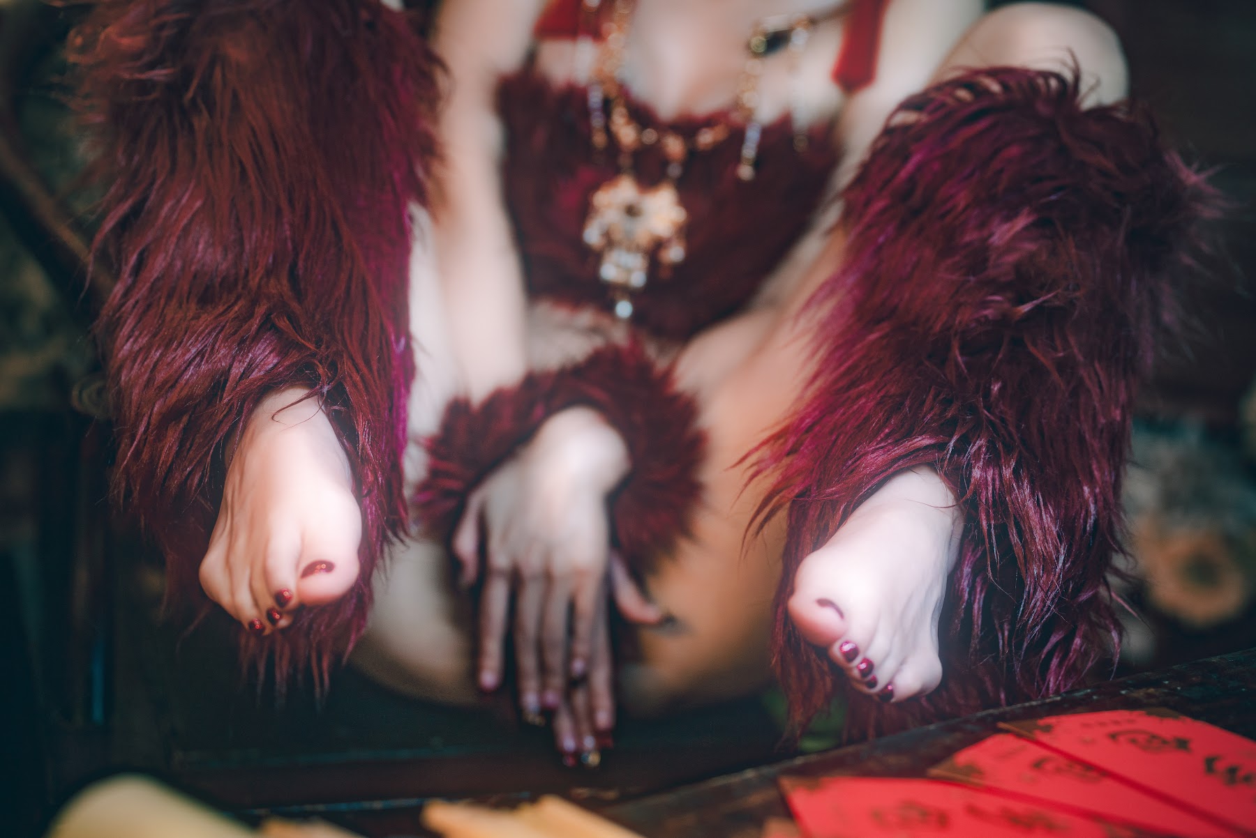 Coser@鹿八岁 – 闯进我家的凶凶年兽 - P32