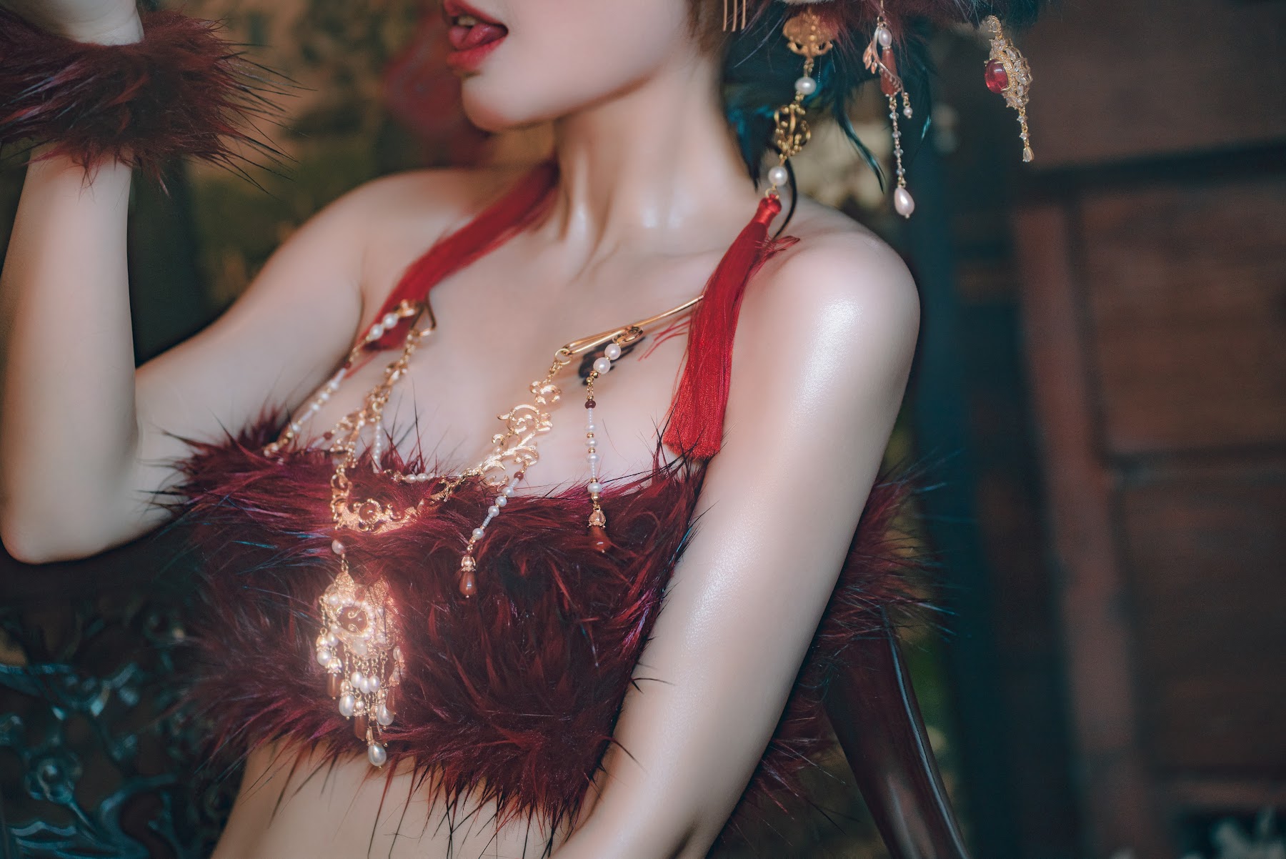 Coser@鹿八岁 – 闯进我家的凶凶年兽 - P45