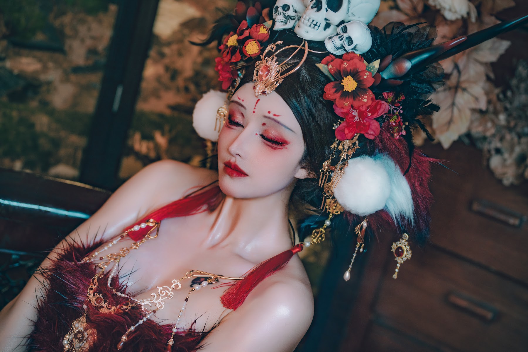 Coser@鹿八岁 – 闯进我家的凶凶年兽 - P47