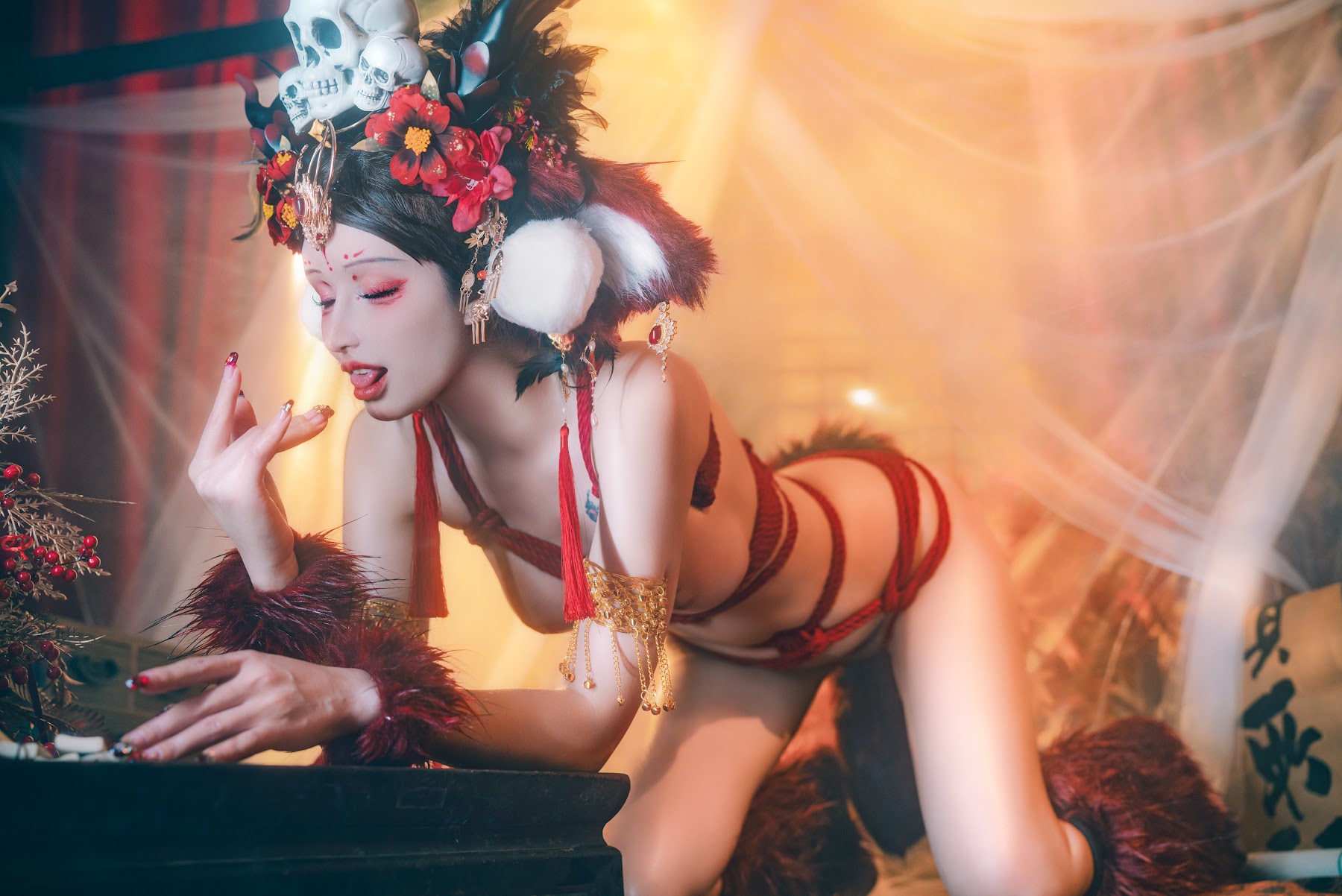 Coser@鹿八岁 – 闯进我家的凶凶年兽 - P77