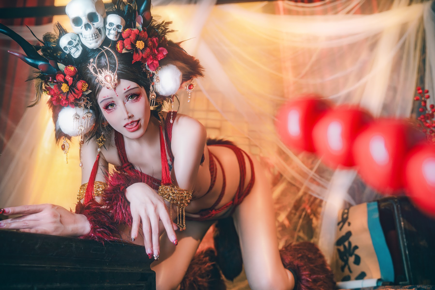 Coser@鹿八岁 – 闯进我家的凶凶年兽 - P78