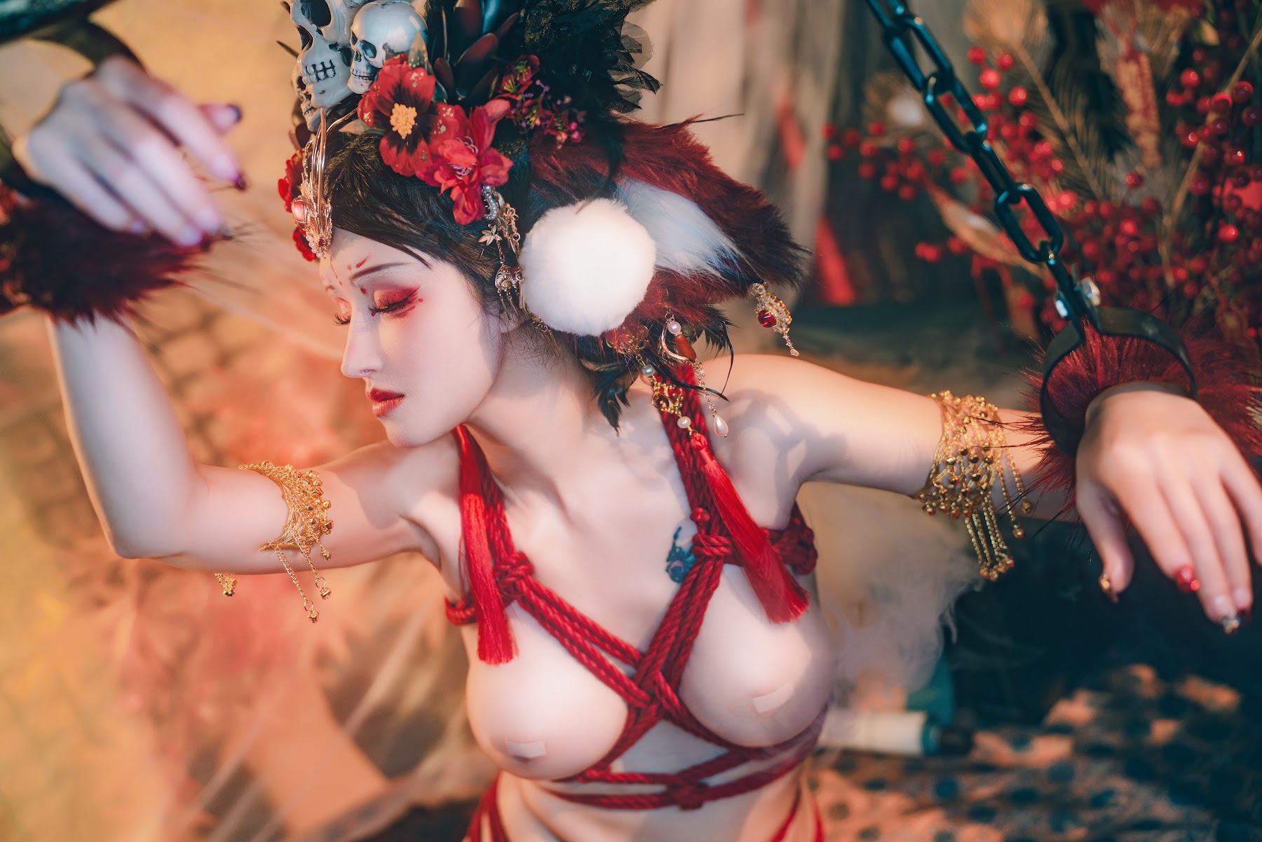 Coser@鹿八岁 – 闯进我家的凶凶年兽 - P82