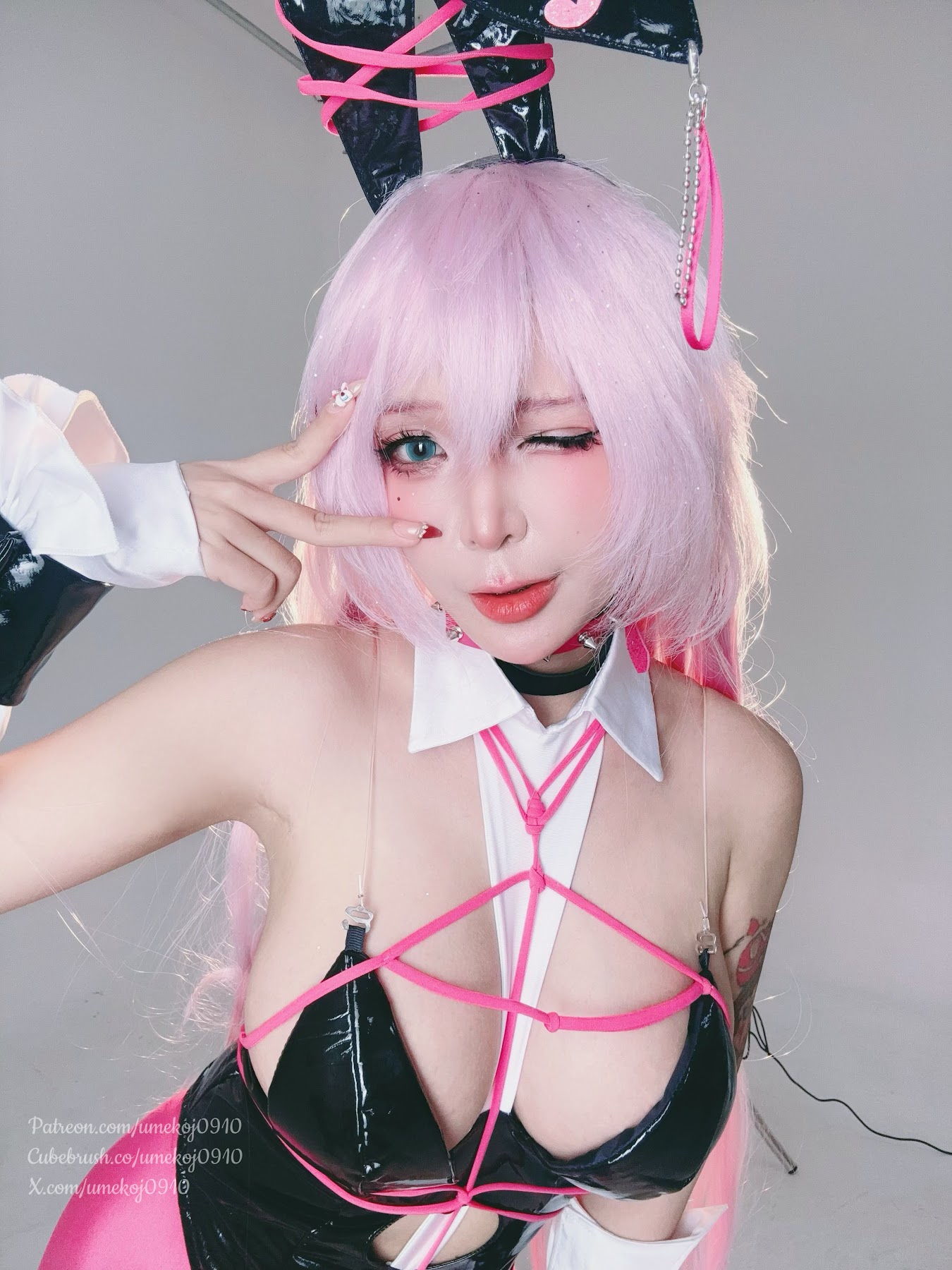 Coser@UmekoJ – Velvet Sensual Rabbit 「NIKKE」 - P50