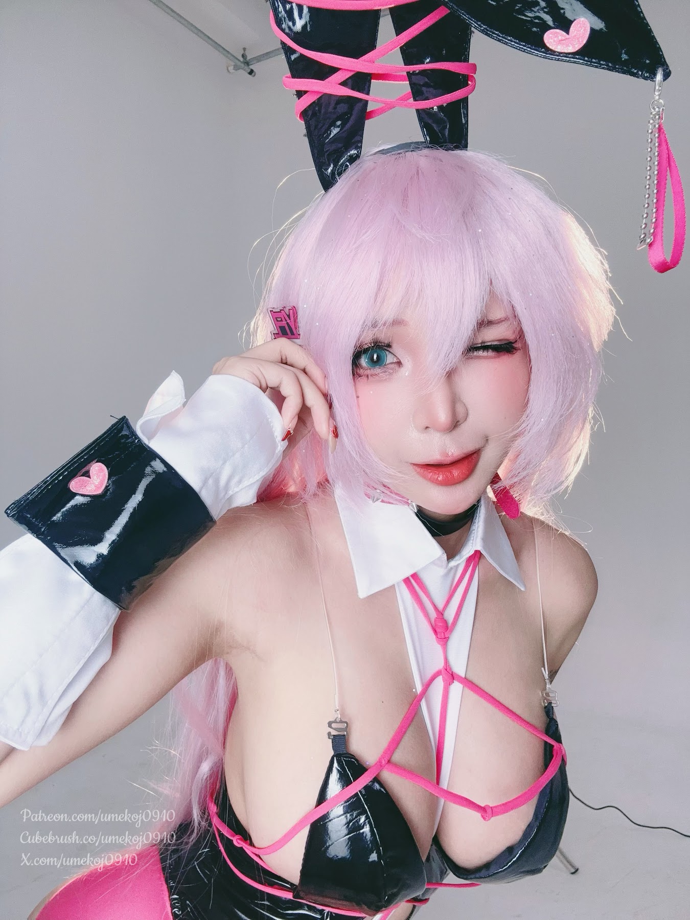 Coser@UmekoJ – Velvet Sensual Rabbit 「NIKKE」 - P56