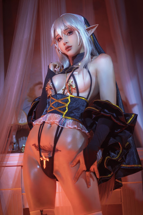 Coser@鹿八岁 – 堕落修女