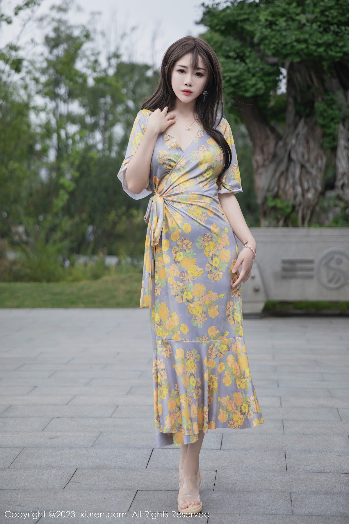 XIUREN No.6949 严利娅Yuliya - P10