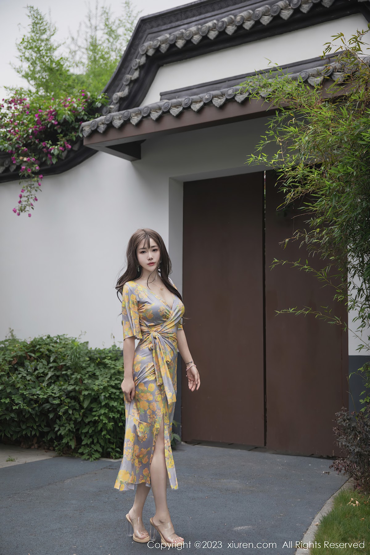 XIUREN No.6949 严利娅Yuliya - P28