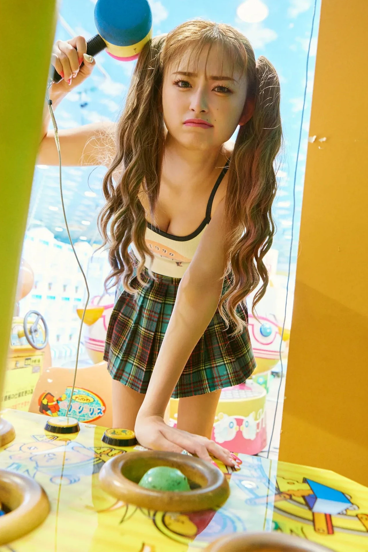 Yuuchami ゆうちゃみ, 2nd写真集 「ちゃみSummer オール未公開」 Set.01 - P32