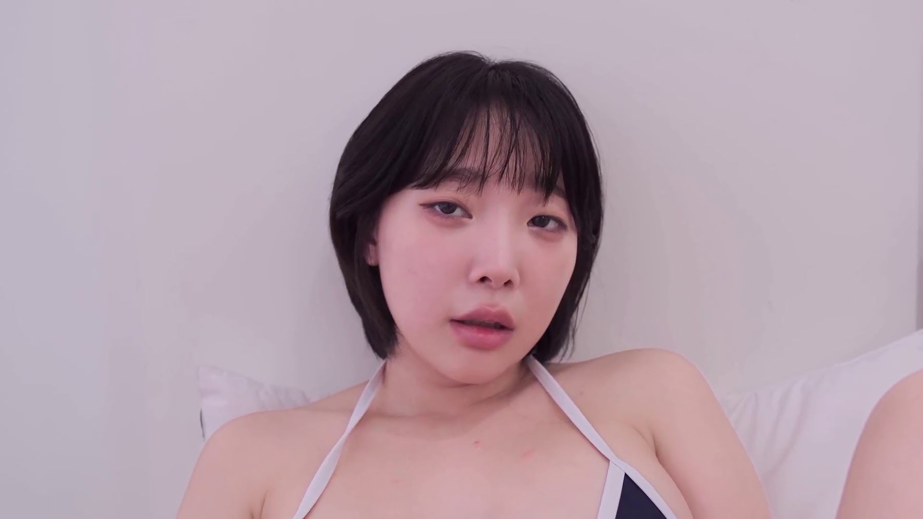 Kang In-kyung (강인경) – 와인병으로 자위 - P8