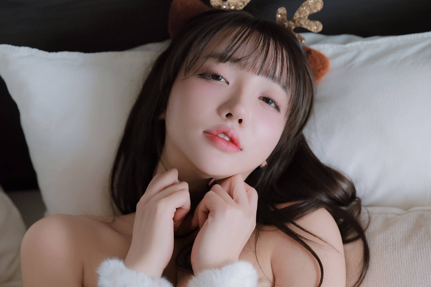 Son Ye-Eun (손예은) – 2025 X-Mas Offline - P99