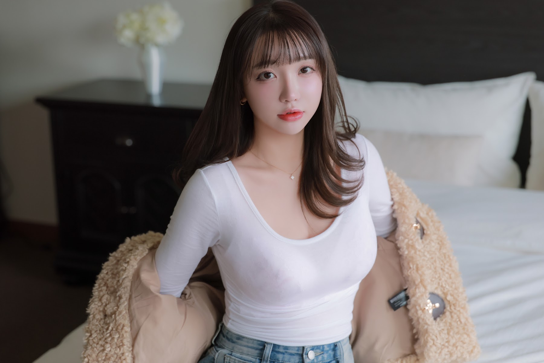 Son Ye-Eun (손예은) – 2025 X-Mas Offline - P13