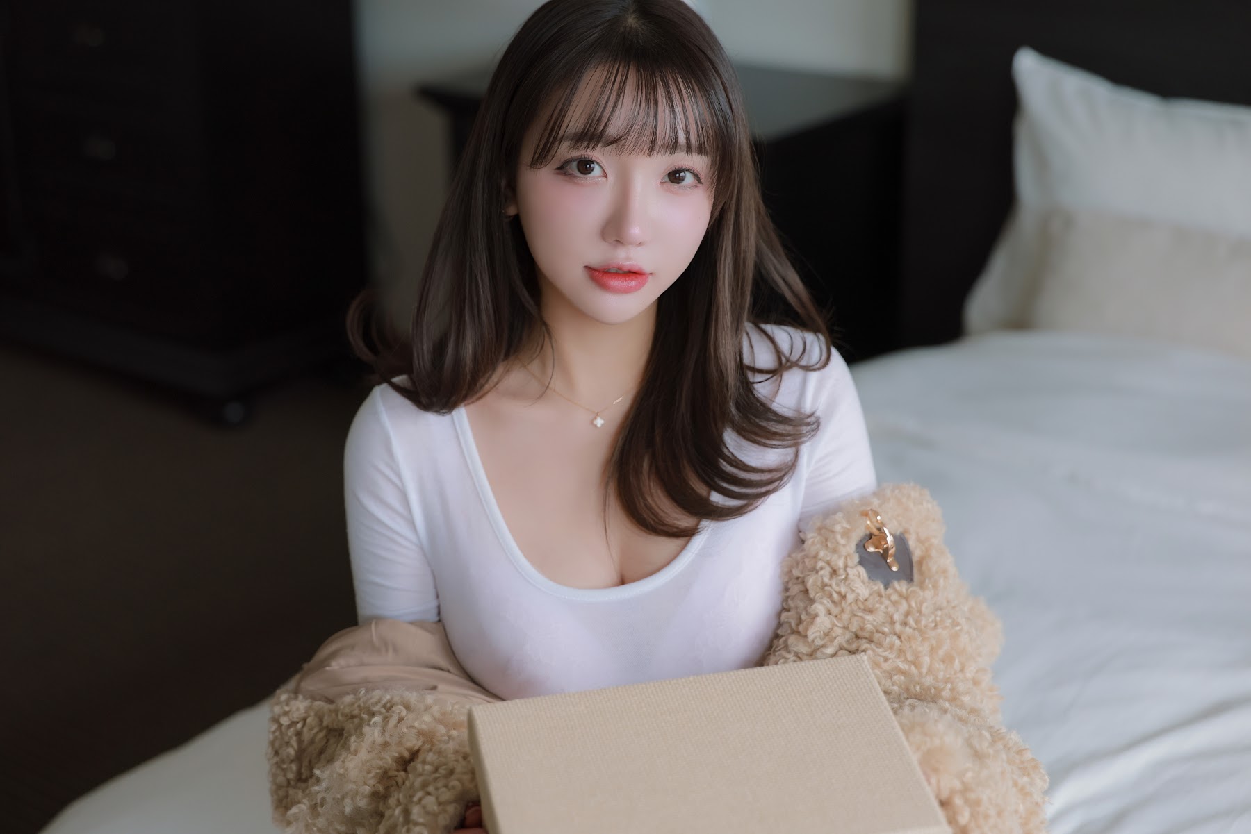 Son Ye-Eun (손예은) – 2025 X-Mas Offline - P14