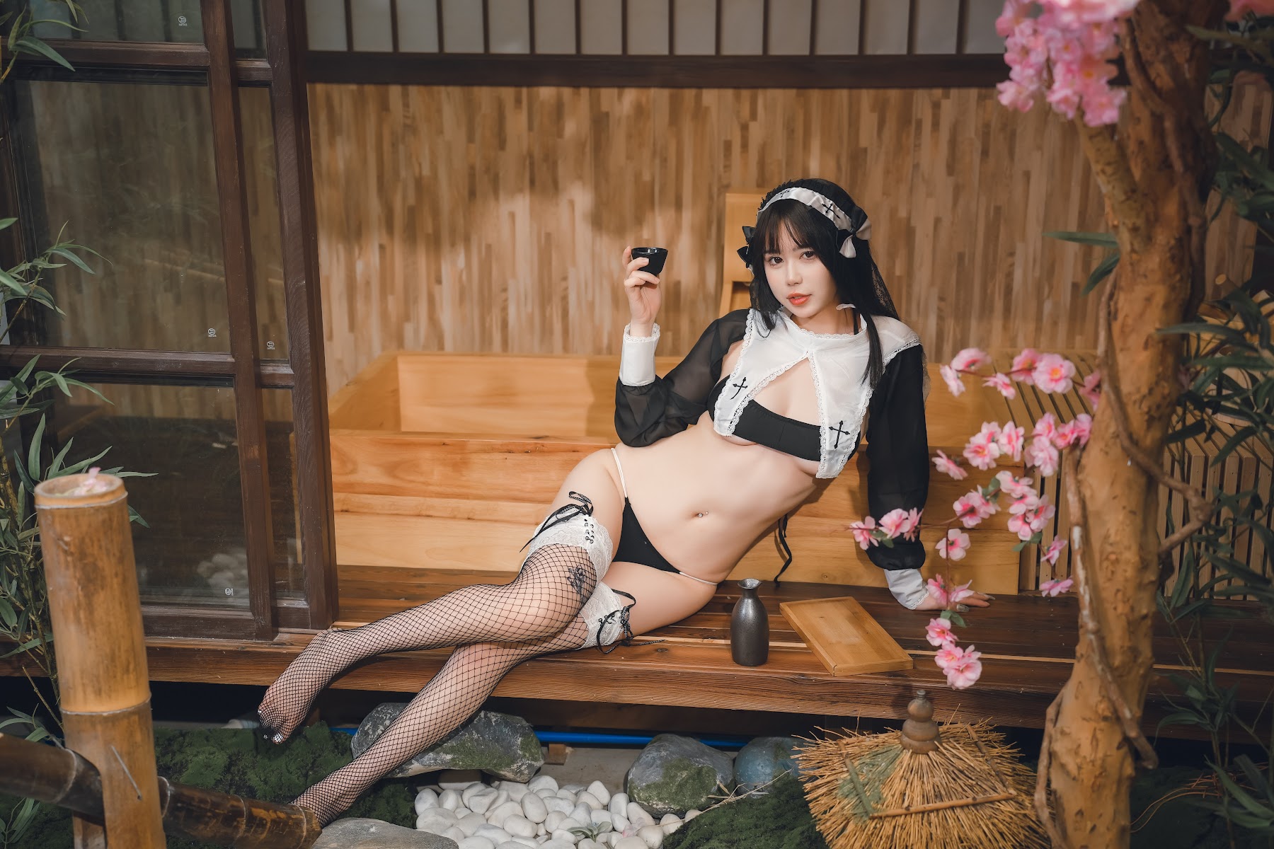 Coser@Tina很妖孽呀 – 修女的秘密 - P8
