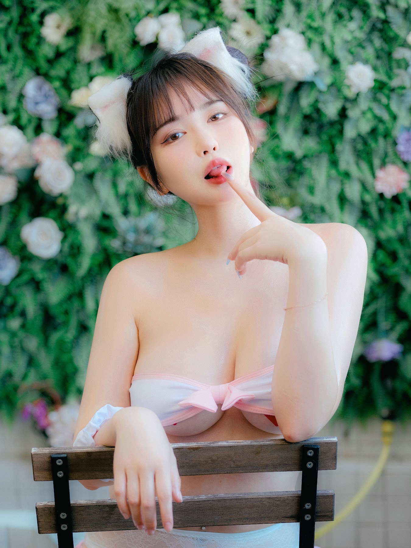 Coser@Tina很妖孽呀 – 粉色吊带袜猫女友 - P52
