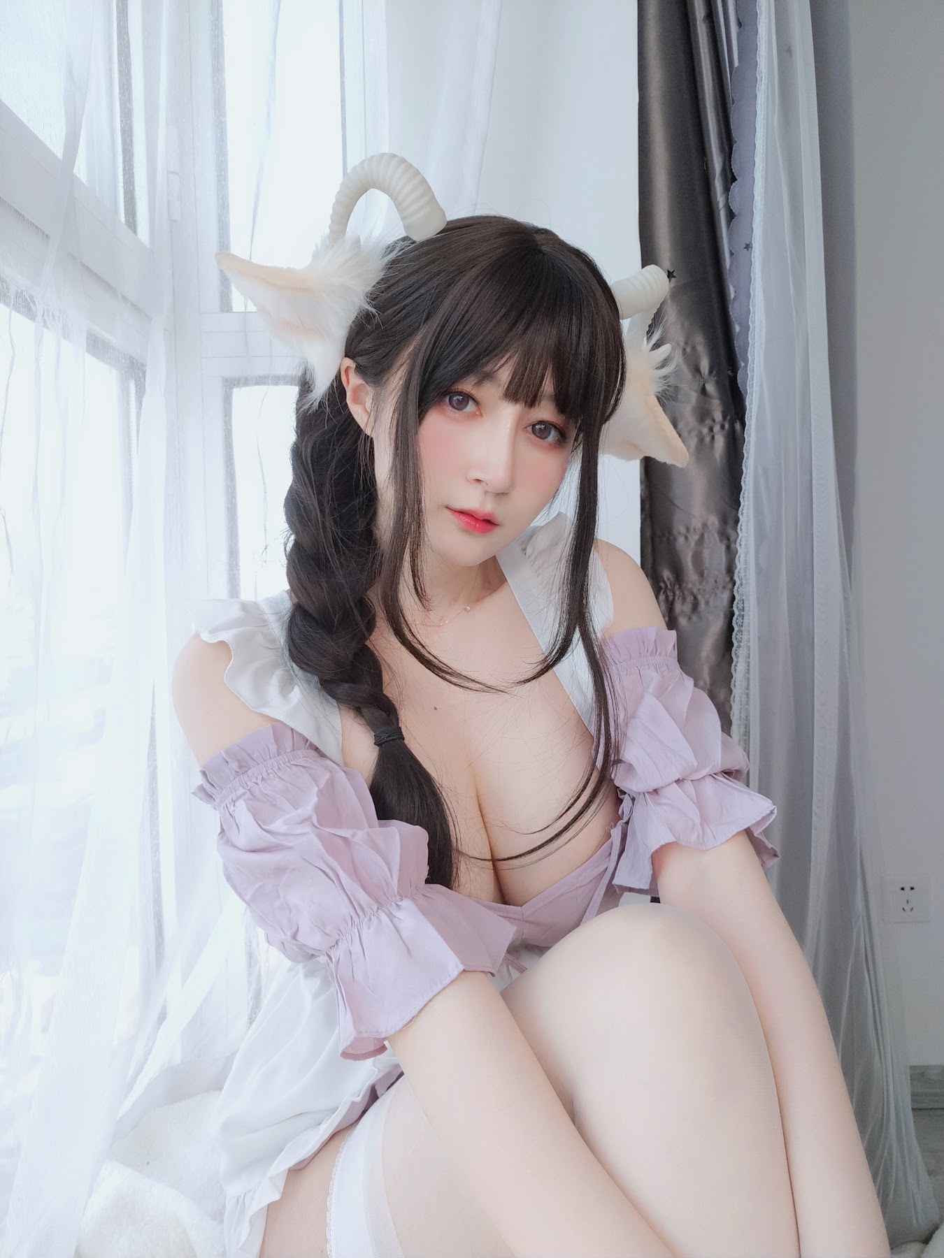 Coser@白银81 – 白丝兔耳女仆 - P22