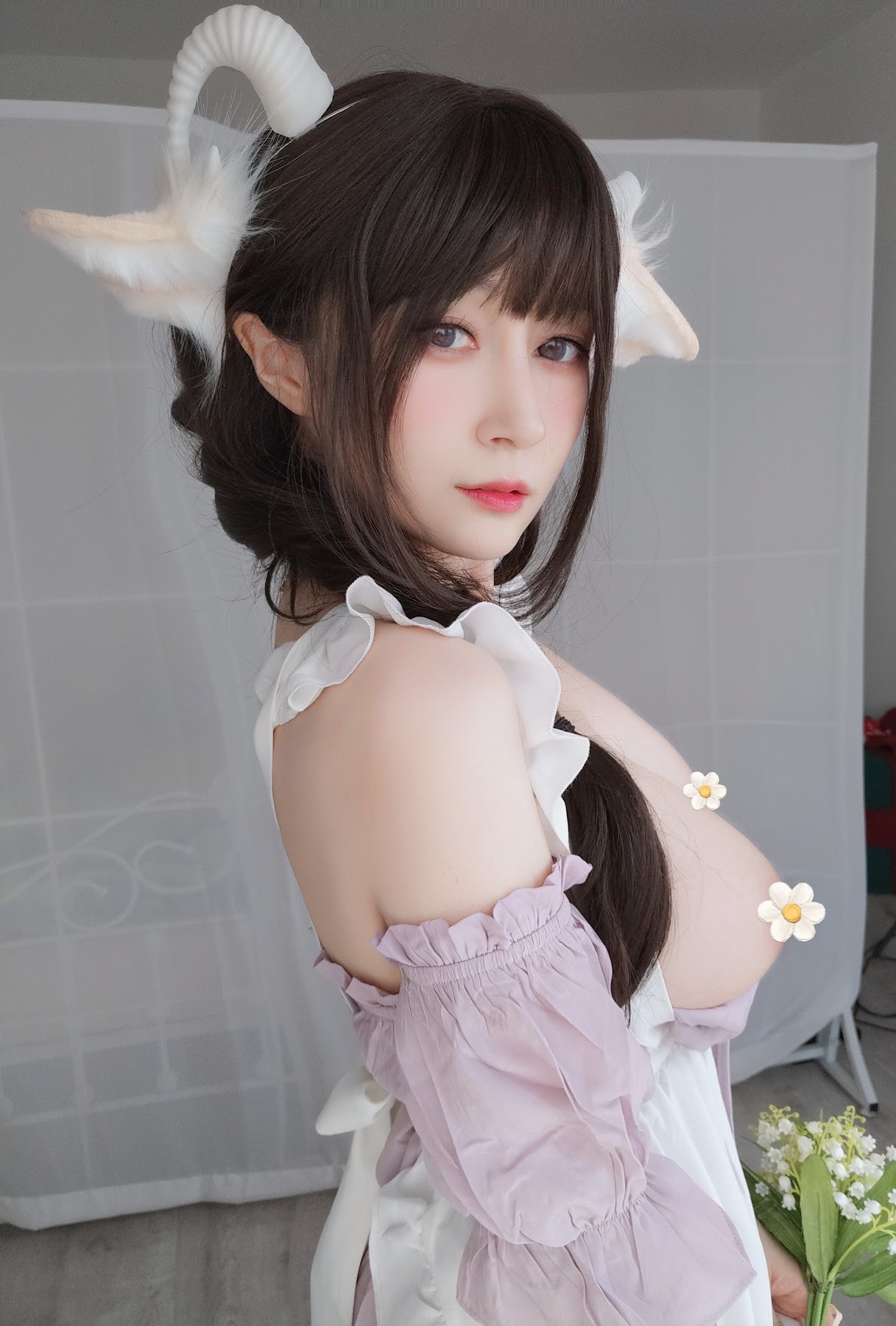 Coser@白银81 – 白丝兔耳女仆 - P95