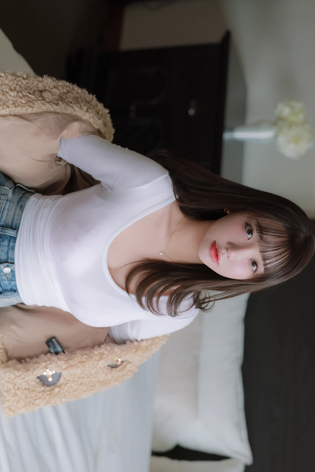 Son Yeeun 손예은, Photobook 「2025 X-Mas Offline」 Set.01 - P14