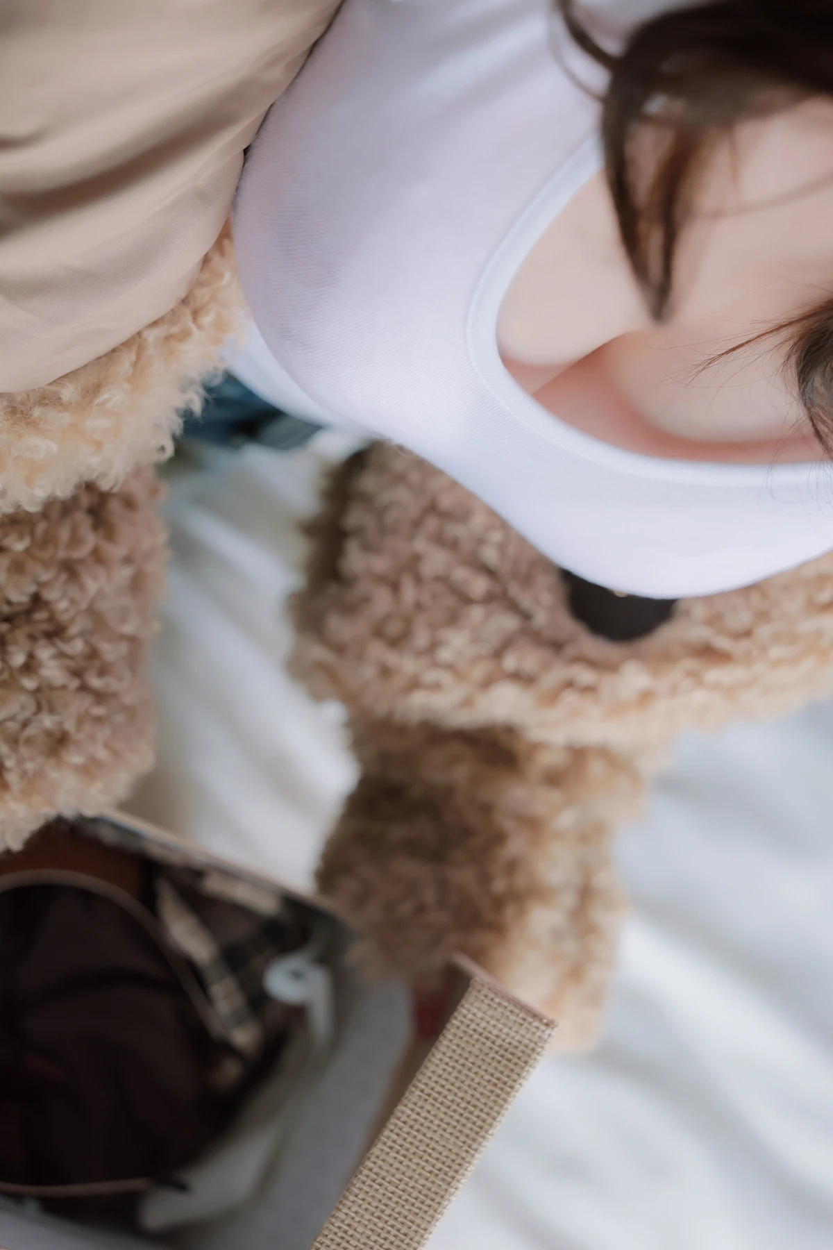Son Yeeun 손예은, Photobook 「2025 X-Mas Offline」 Set.01 - P18
