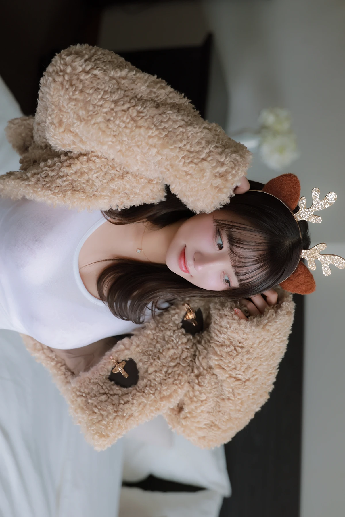 Son Yeeun 손예은, Photobook 「2025 X-Mas Offline」 Set.01 - P19
