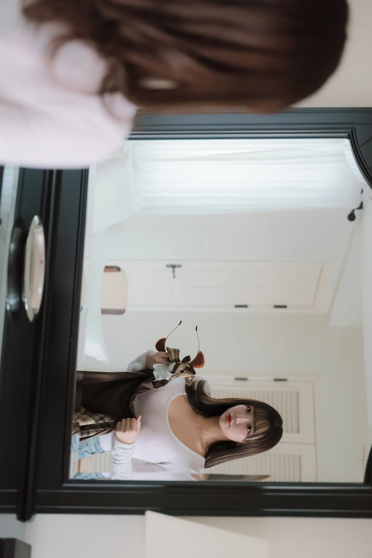 Son Yeeun 손예은, Photobook 「2025 X-Mas Offline」 Set.01 - P26