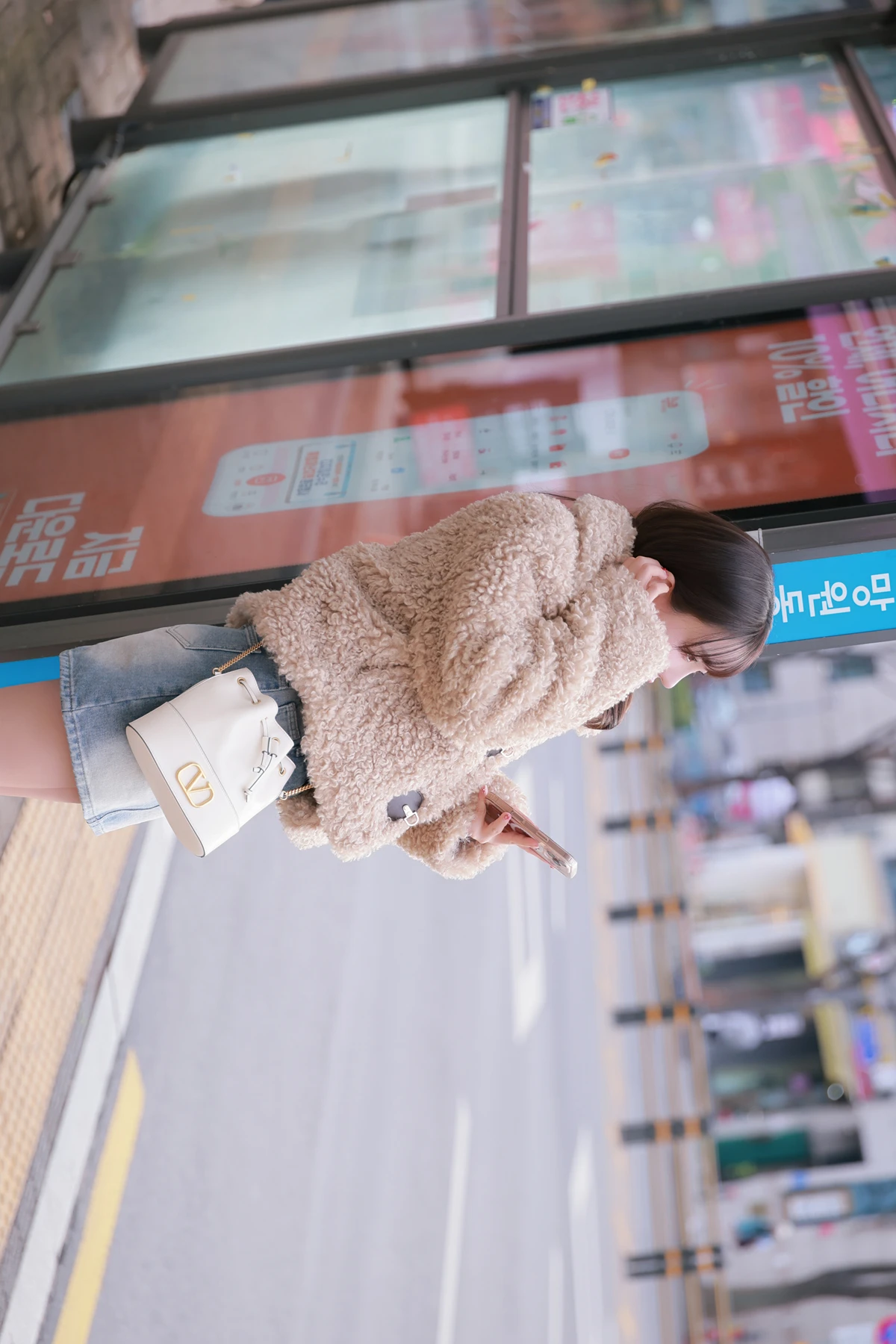 Son Yeeun 손예은, Photobook 「2025 X-Mas Offline」 Set.01 - P5