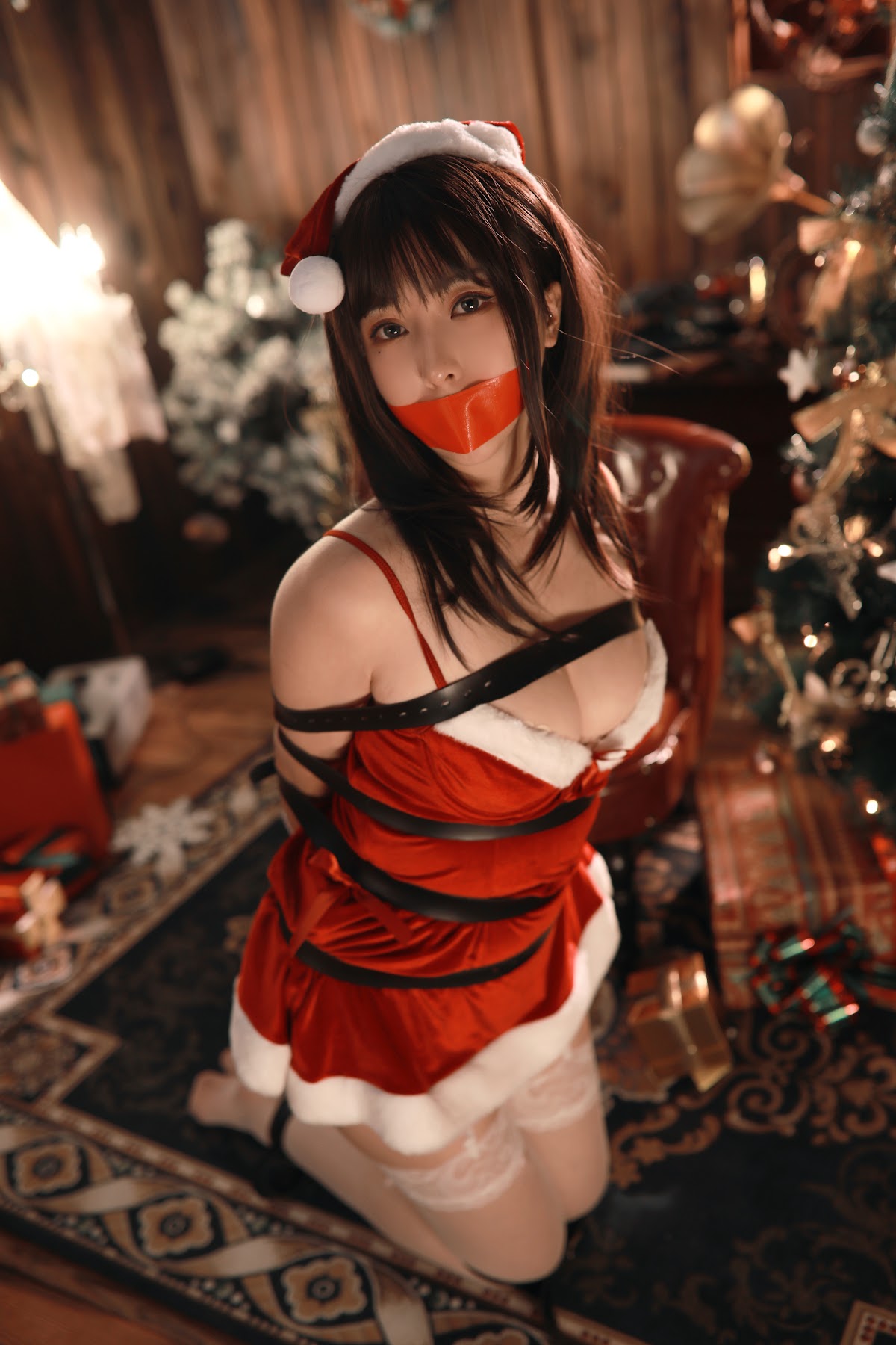 Coser@小容仔咕咕咕w Vol.002 圣诞礼物×捆绑 - P33